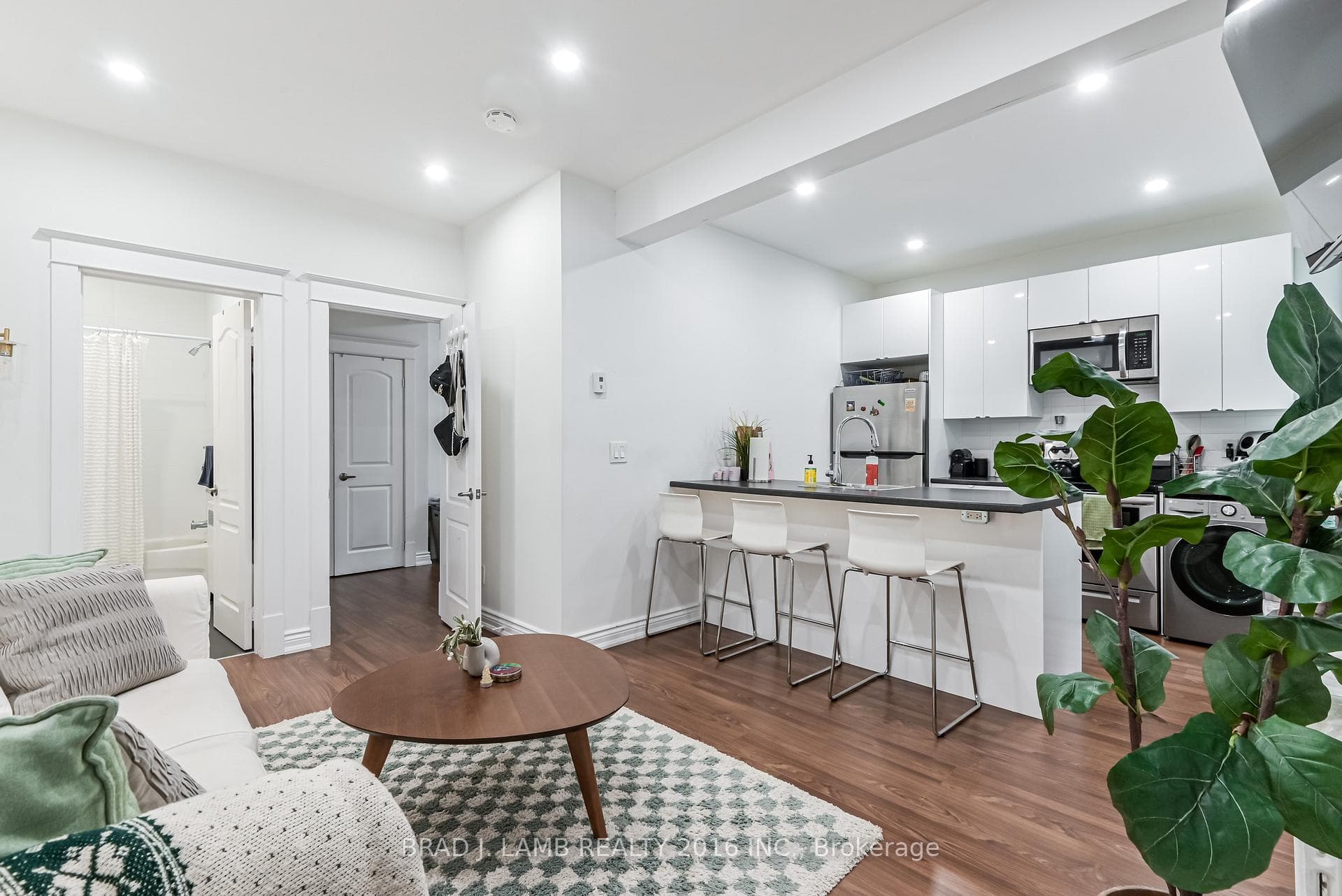 56 Wright Avenue Unit 2 photo 4