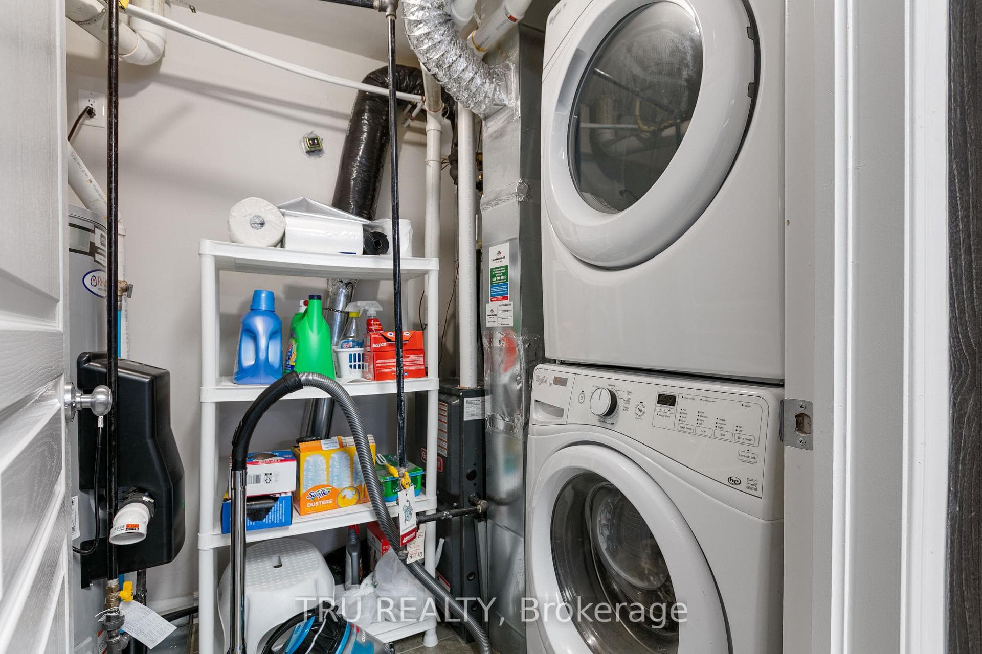 28 Tadley Private photo 22