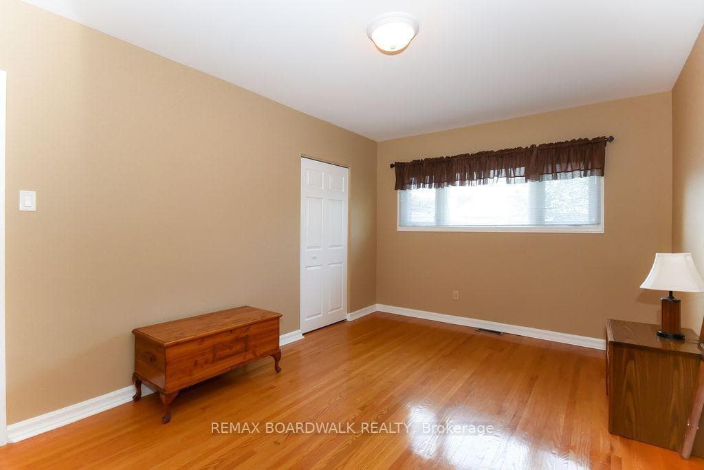 1392 Chartrand Avenue photo 20