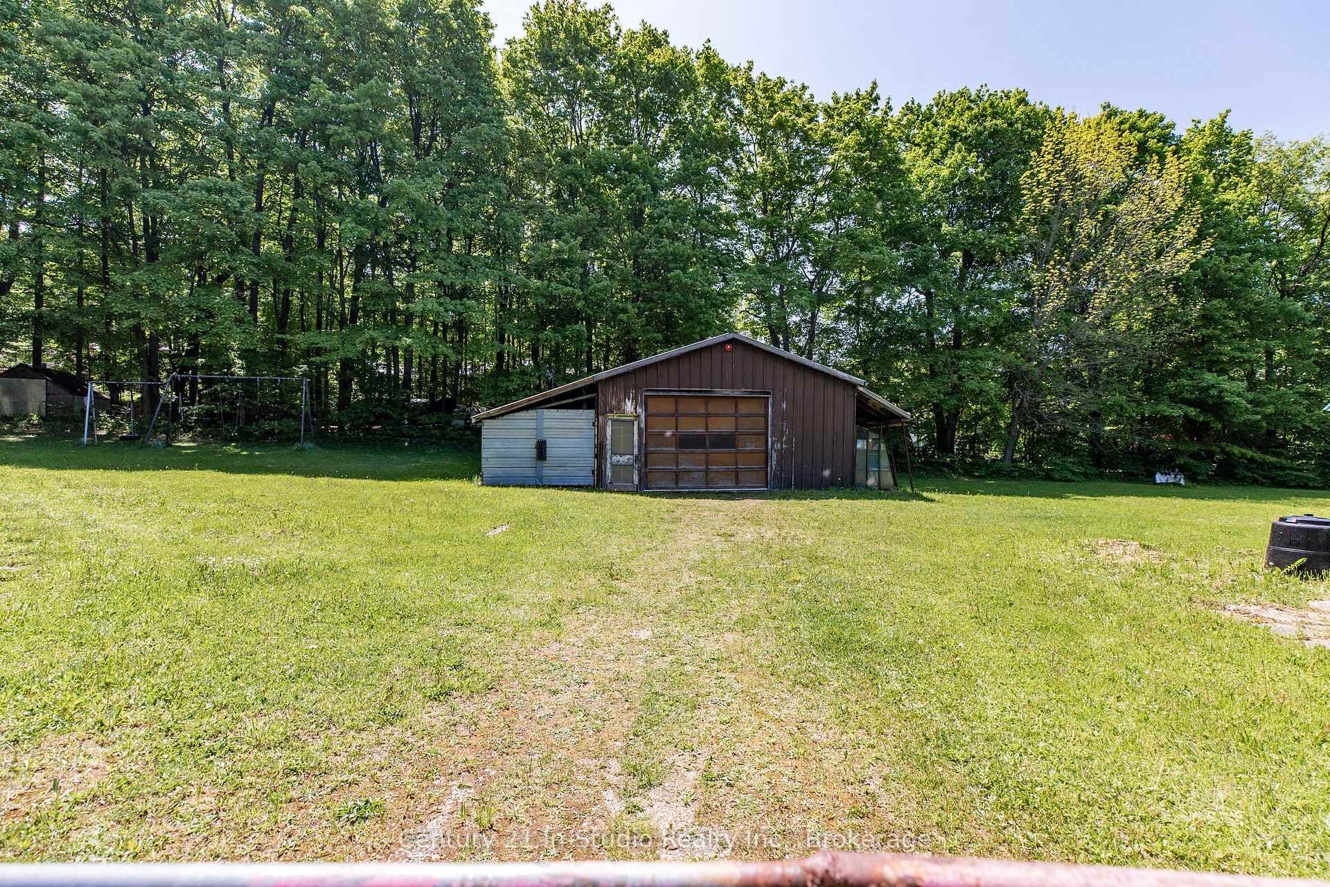 212 Canrobert Street photo 11