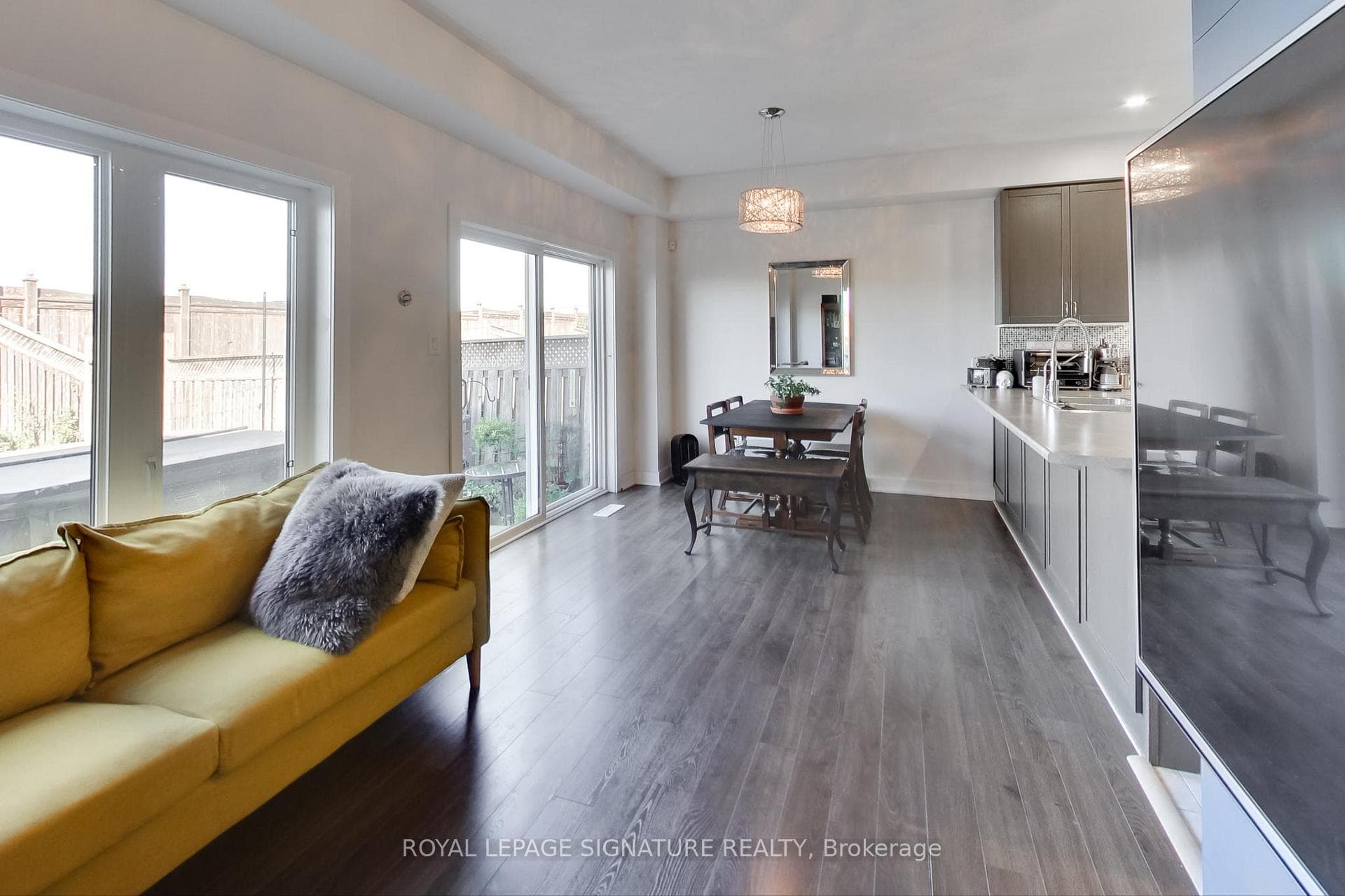 82 Pearcey Crescent photo 3