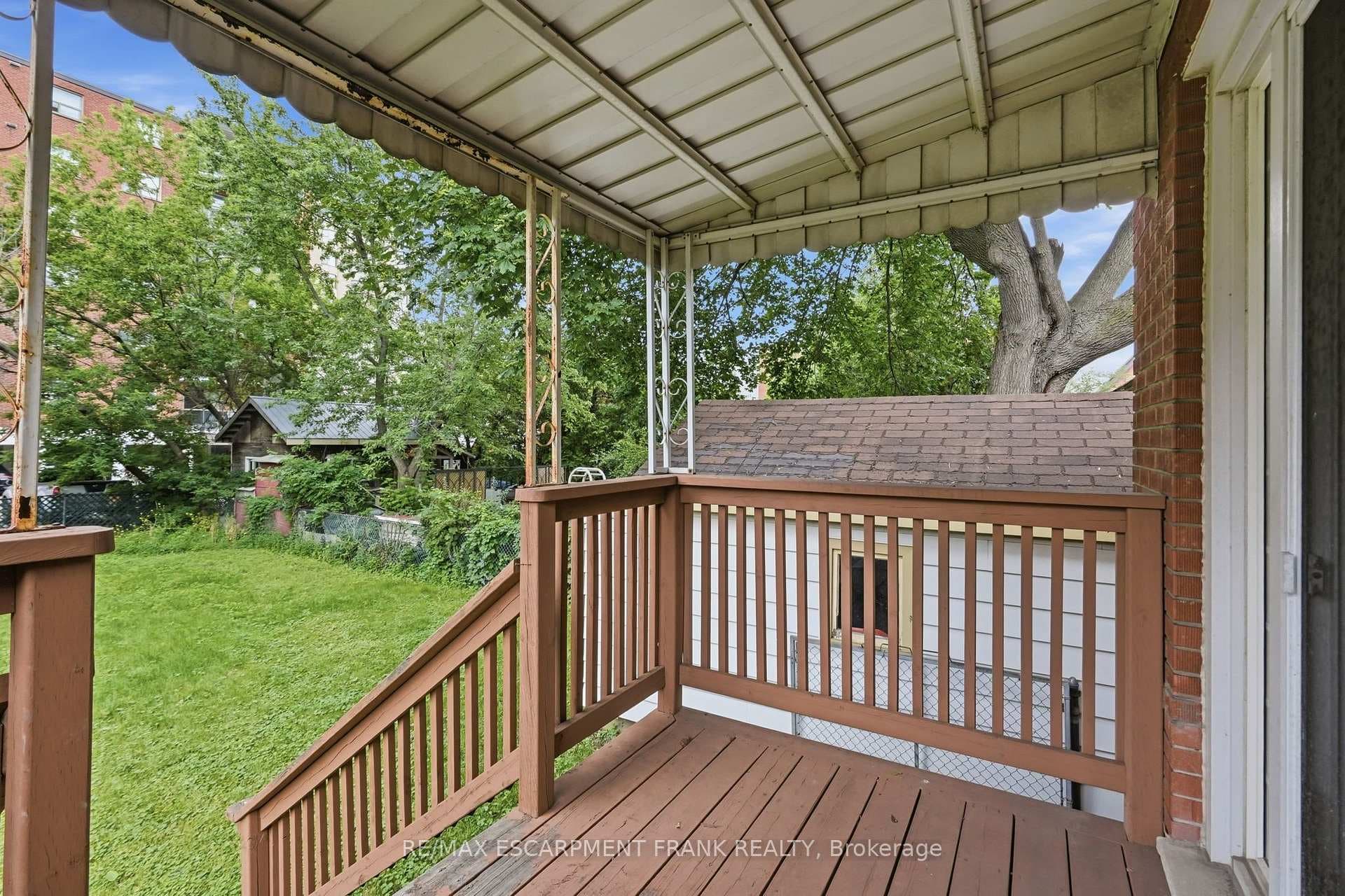 24 Cliff Avenue photo 42
