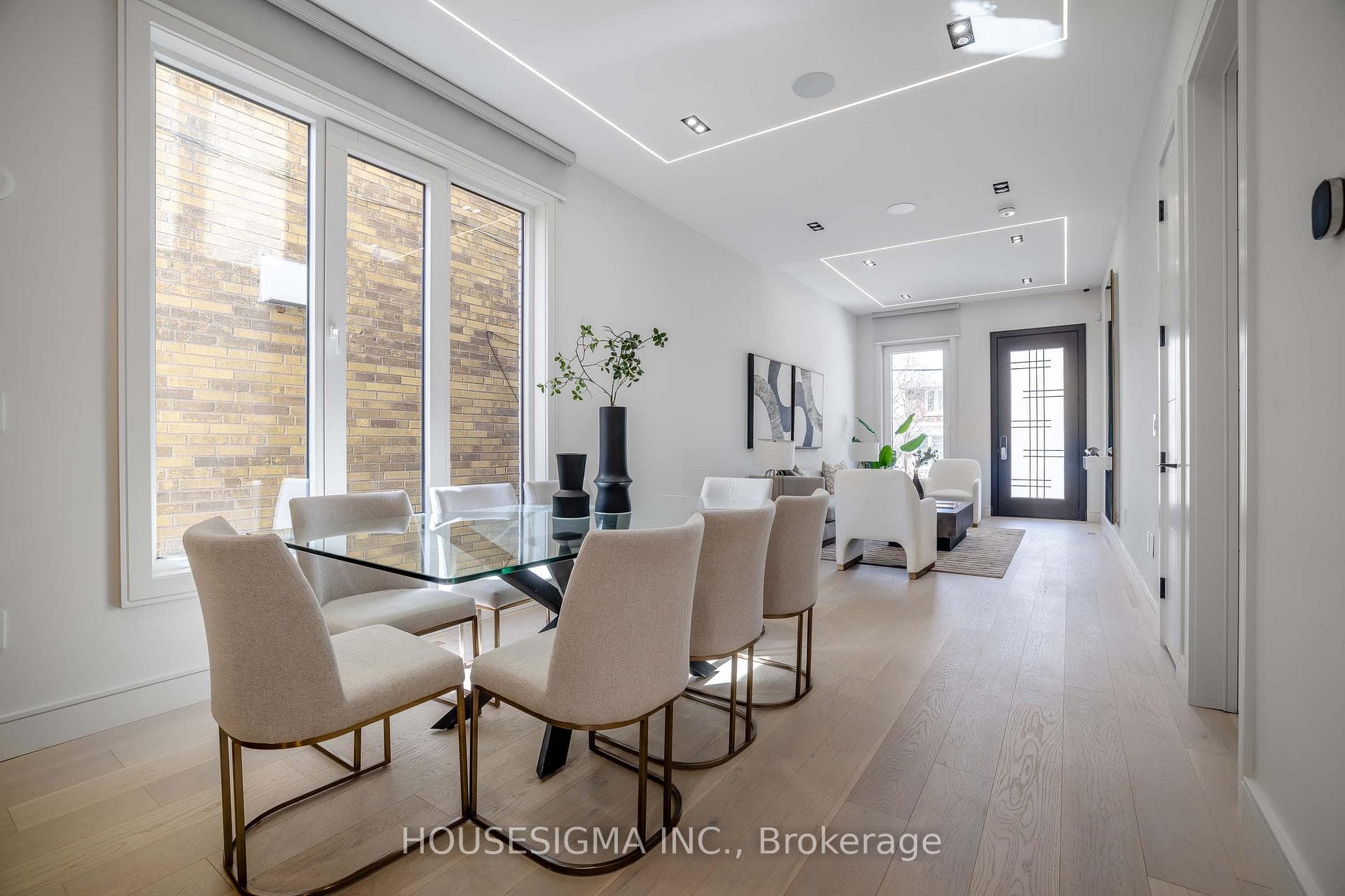 151 Dewbourne Avenue photo 3