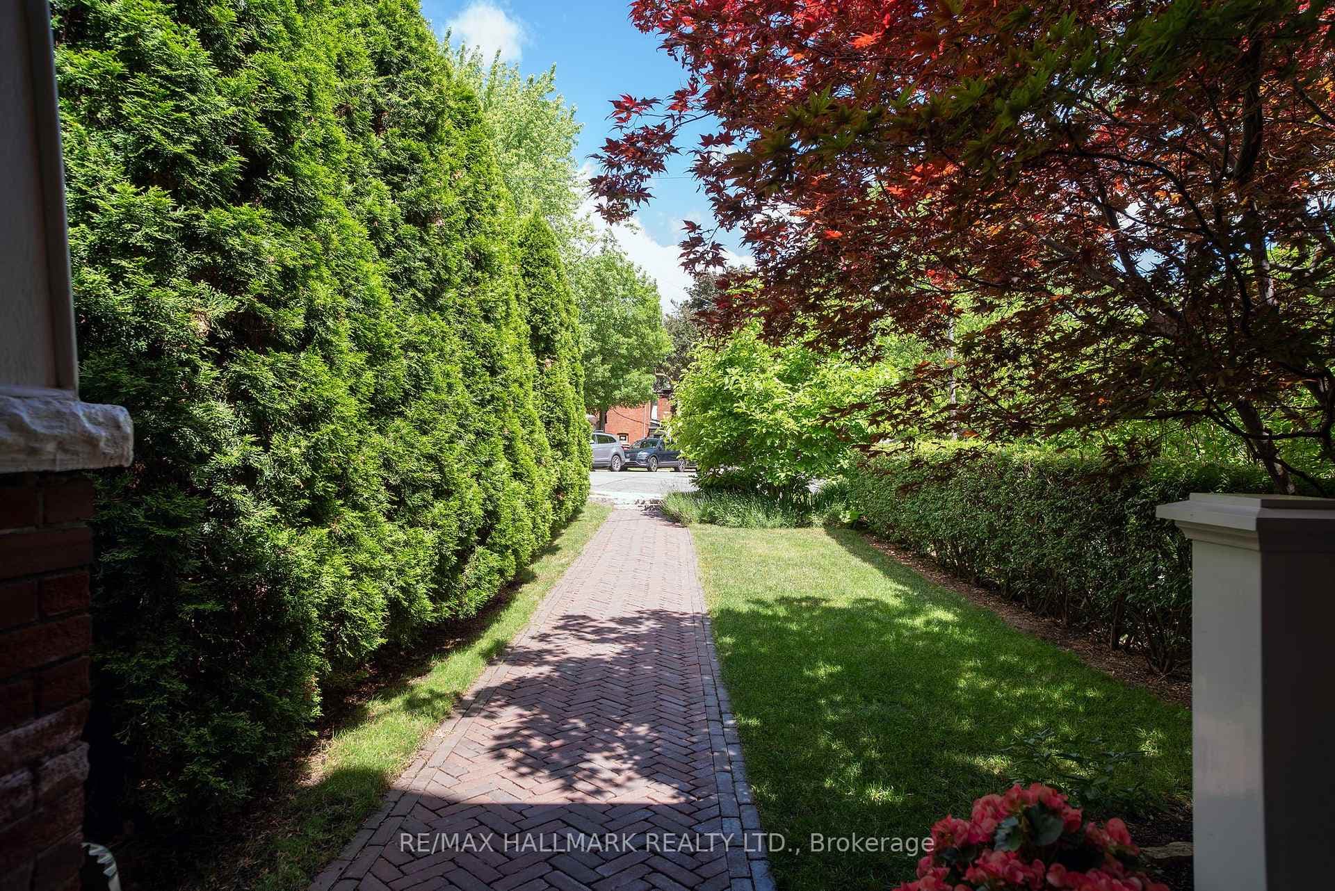 63 Hillsview Avenue photo 46