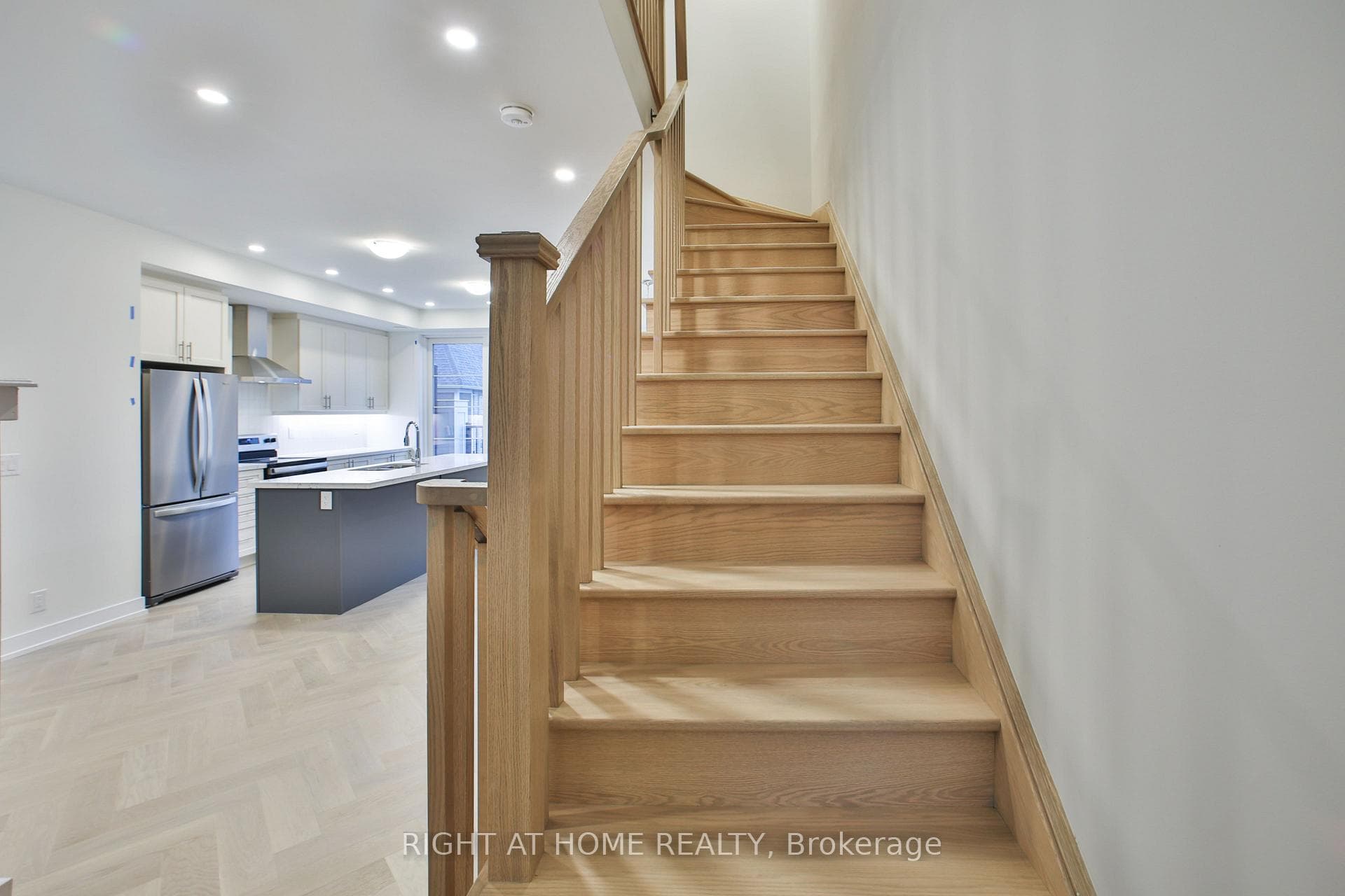 11 Guardhouse Crescent photo 20