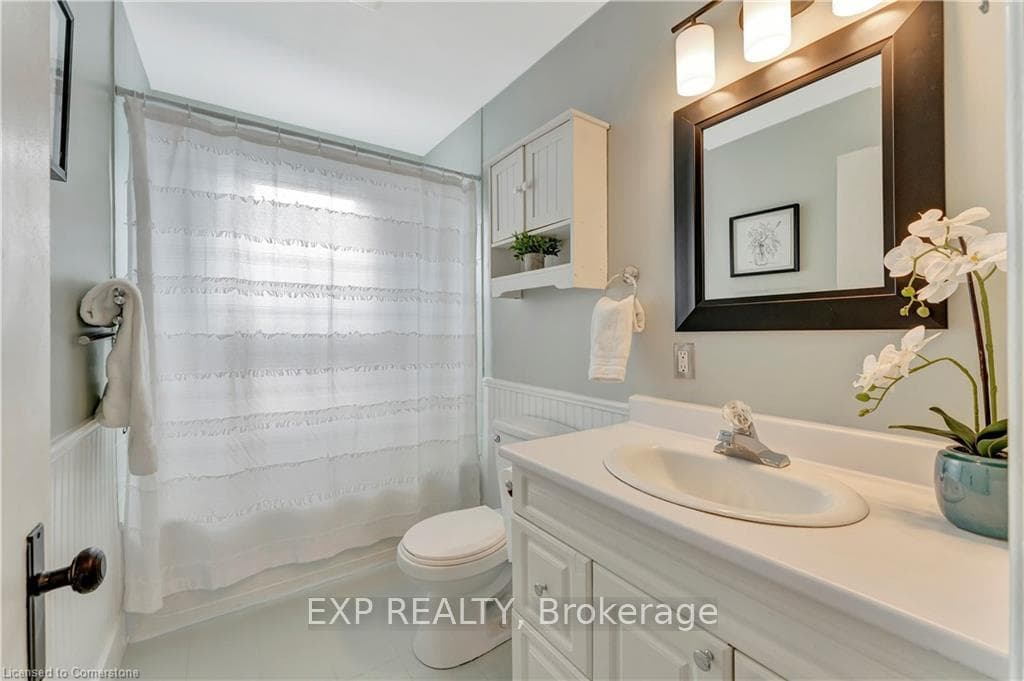 10 Rosewood Avenue photo 19