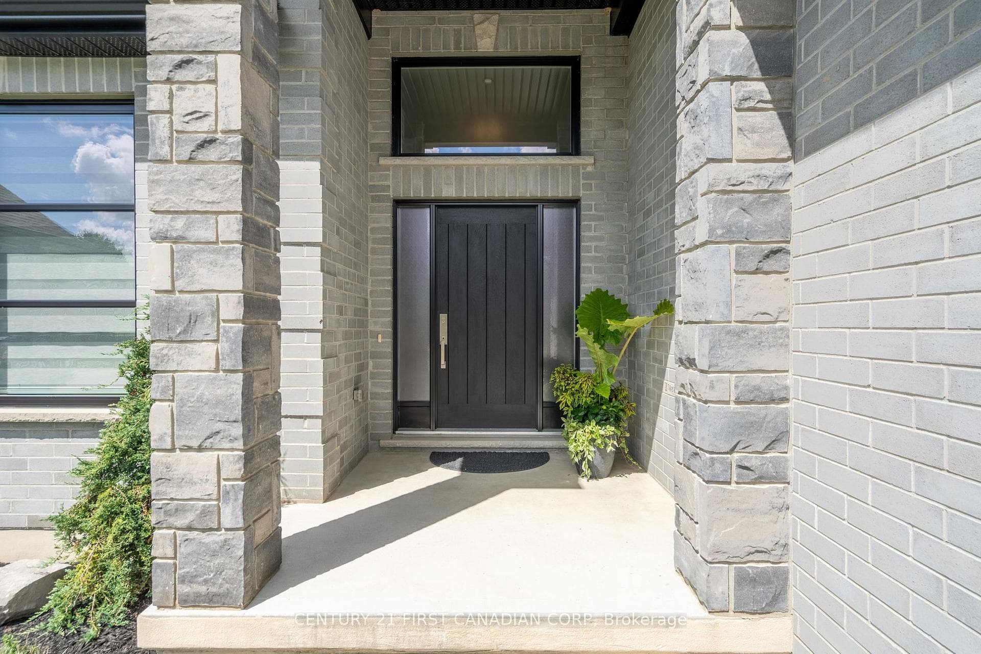 16 Foxborough Place photo 8