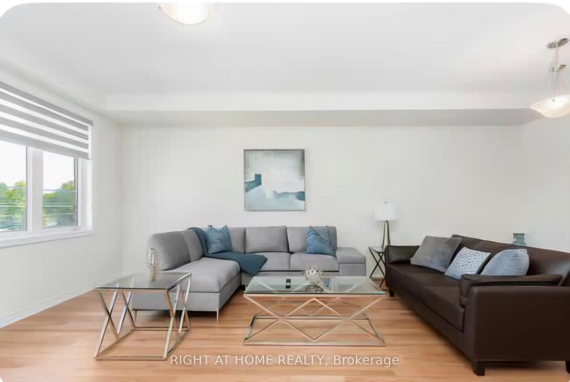 2078 Fairmont Common photo 1