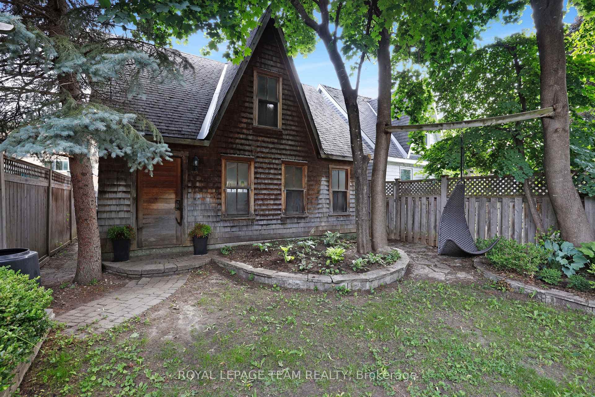 108 Stanley Avenue photo 47