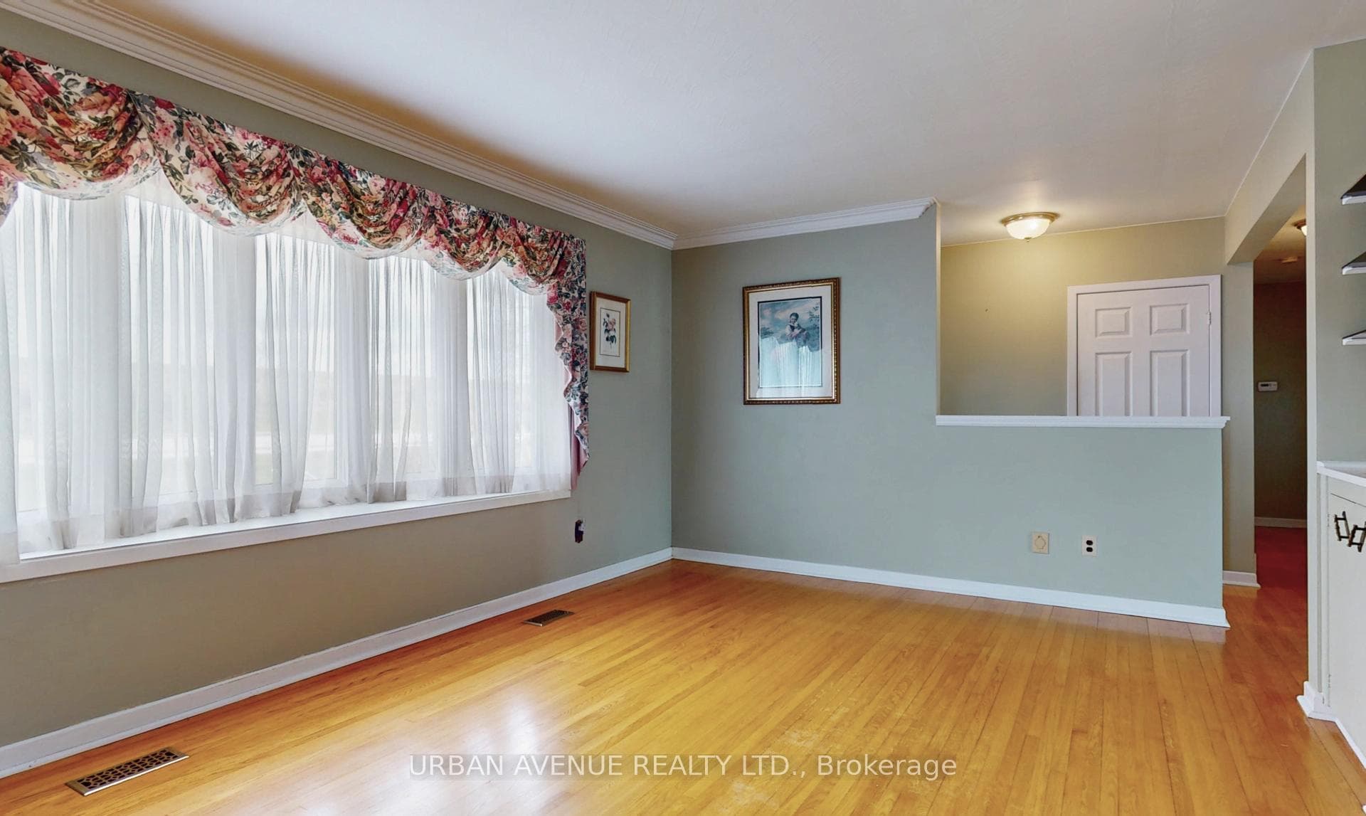 553 Bayly Street photo 13