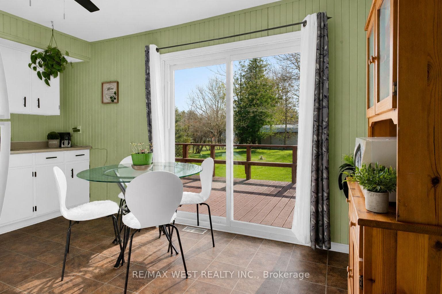 15 Millwood Road photo 4