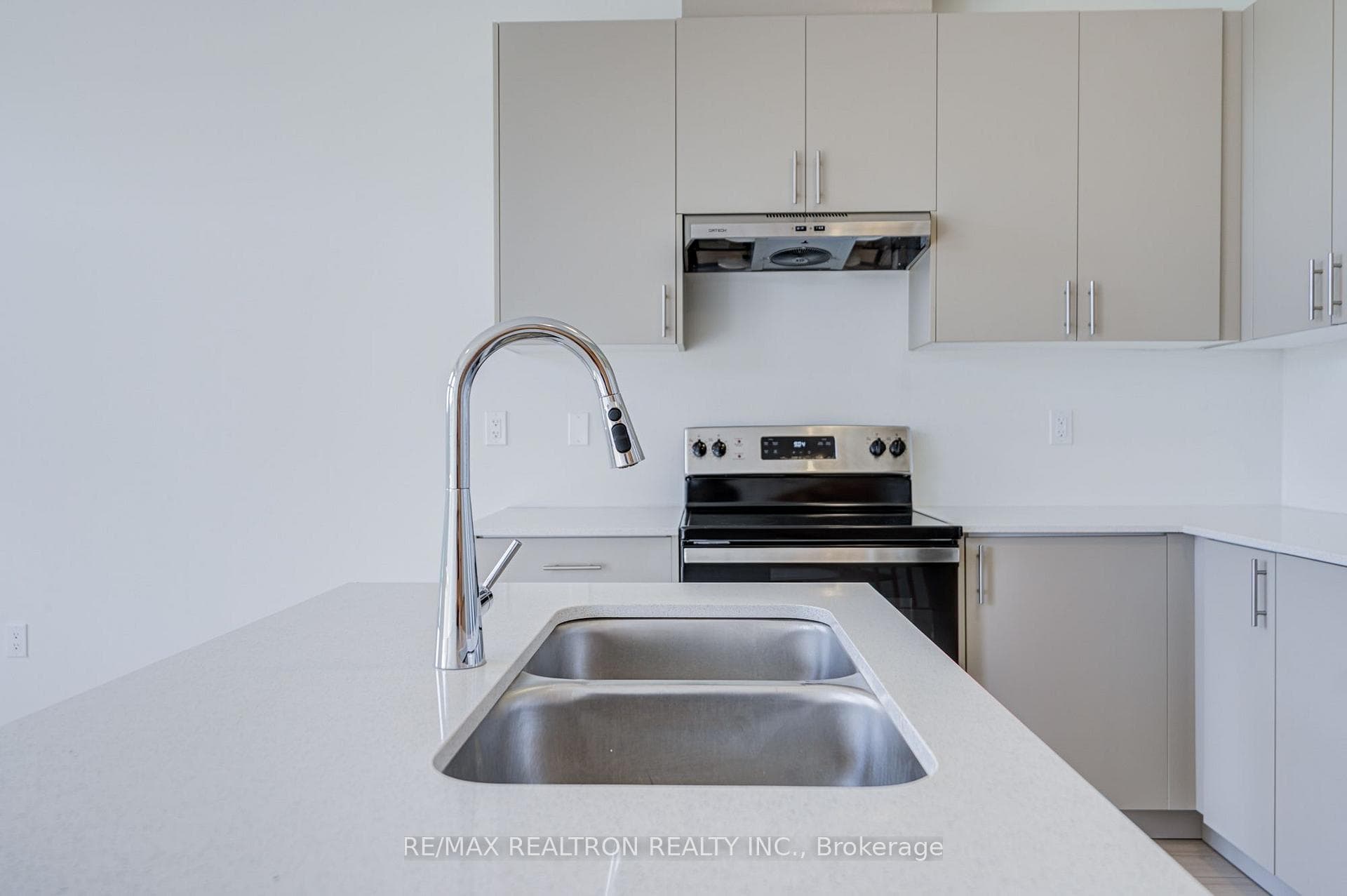 31 Millman Lane photo 12