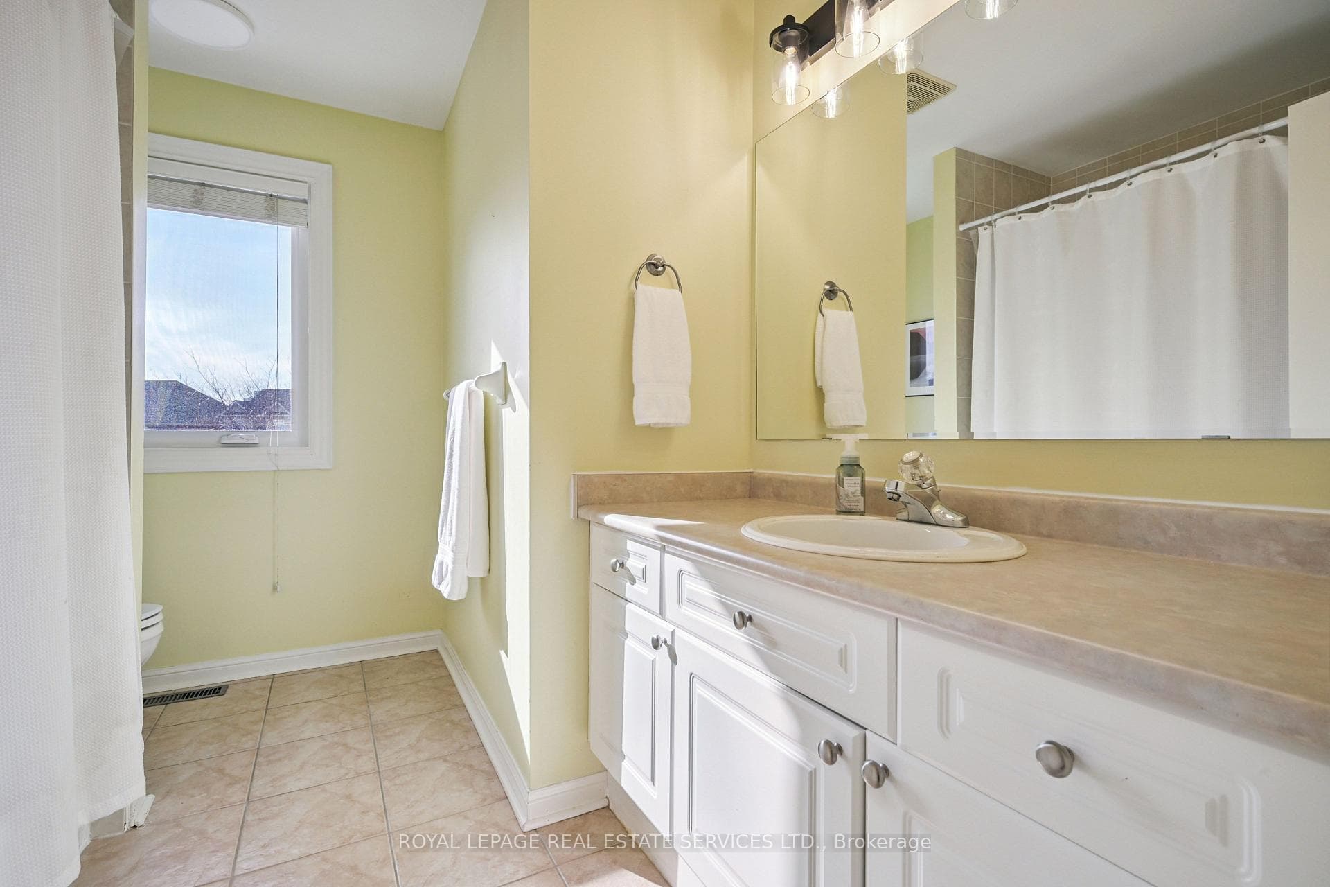 2414 Proudfoot Trail photo 28