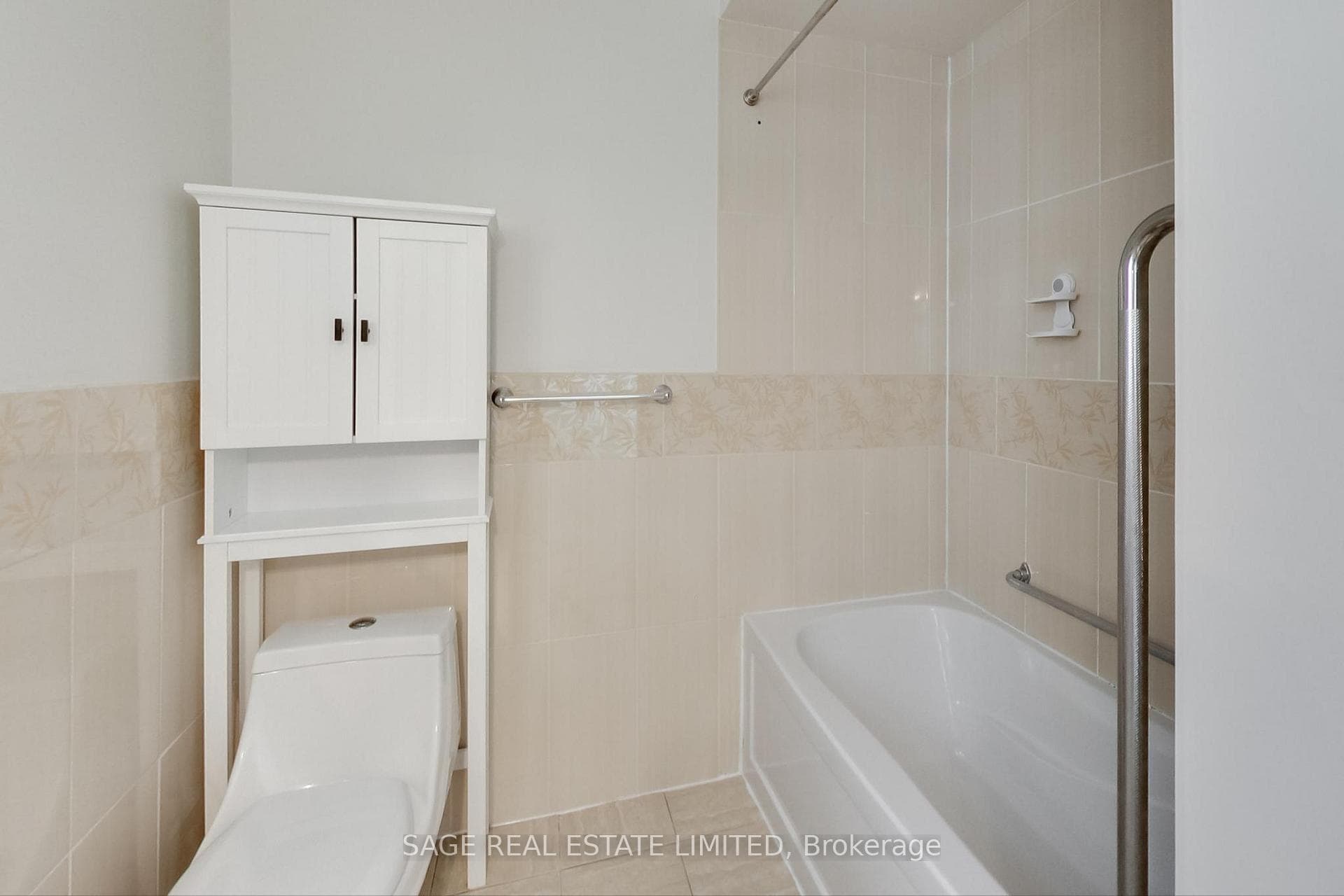 217 Booth Avenue photo 18