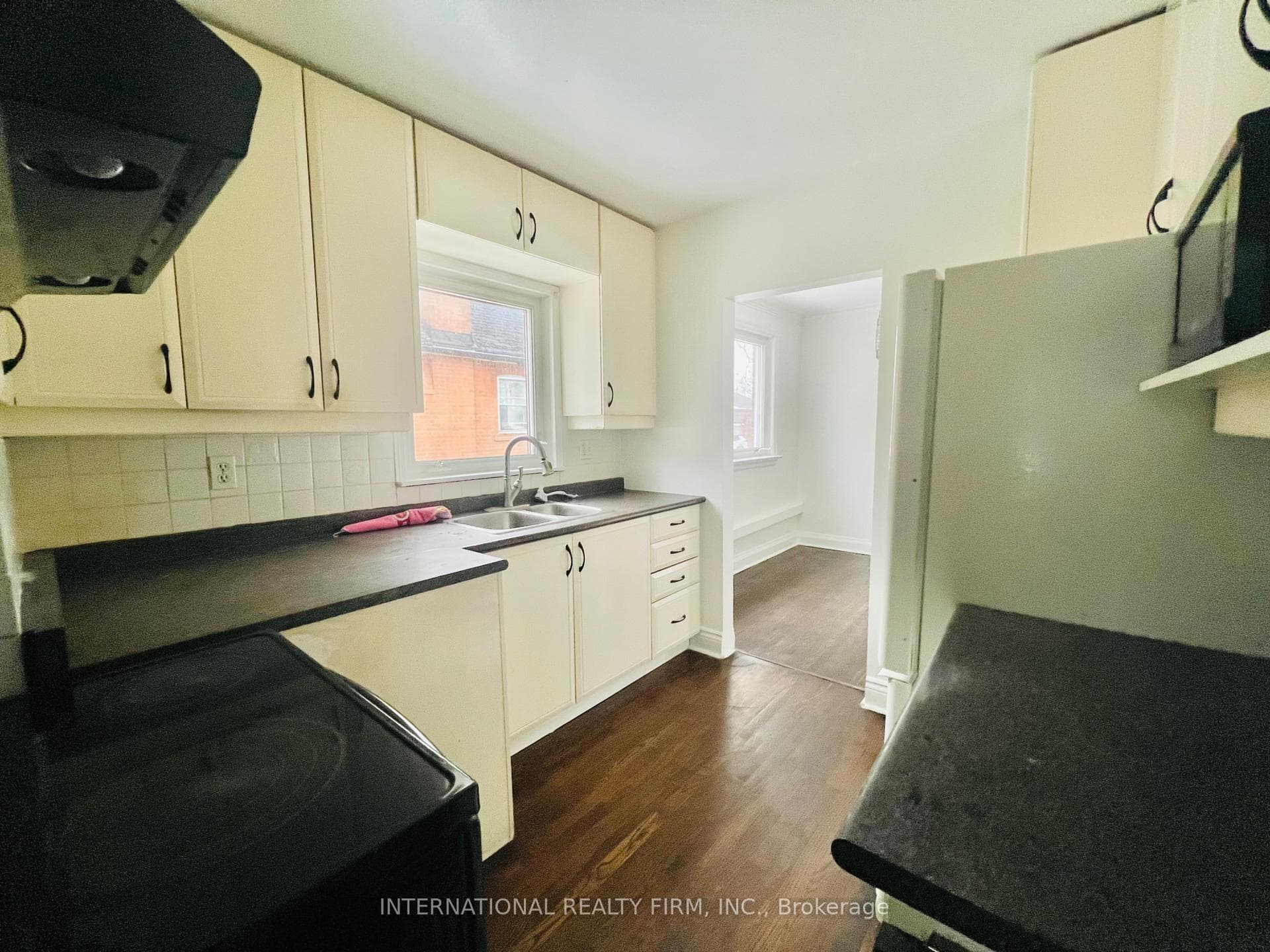6 Noreen Drive Unit Main photo 9