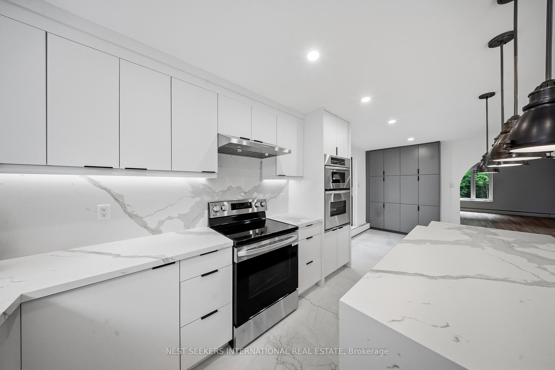 17520 Keele Street photo 16