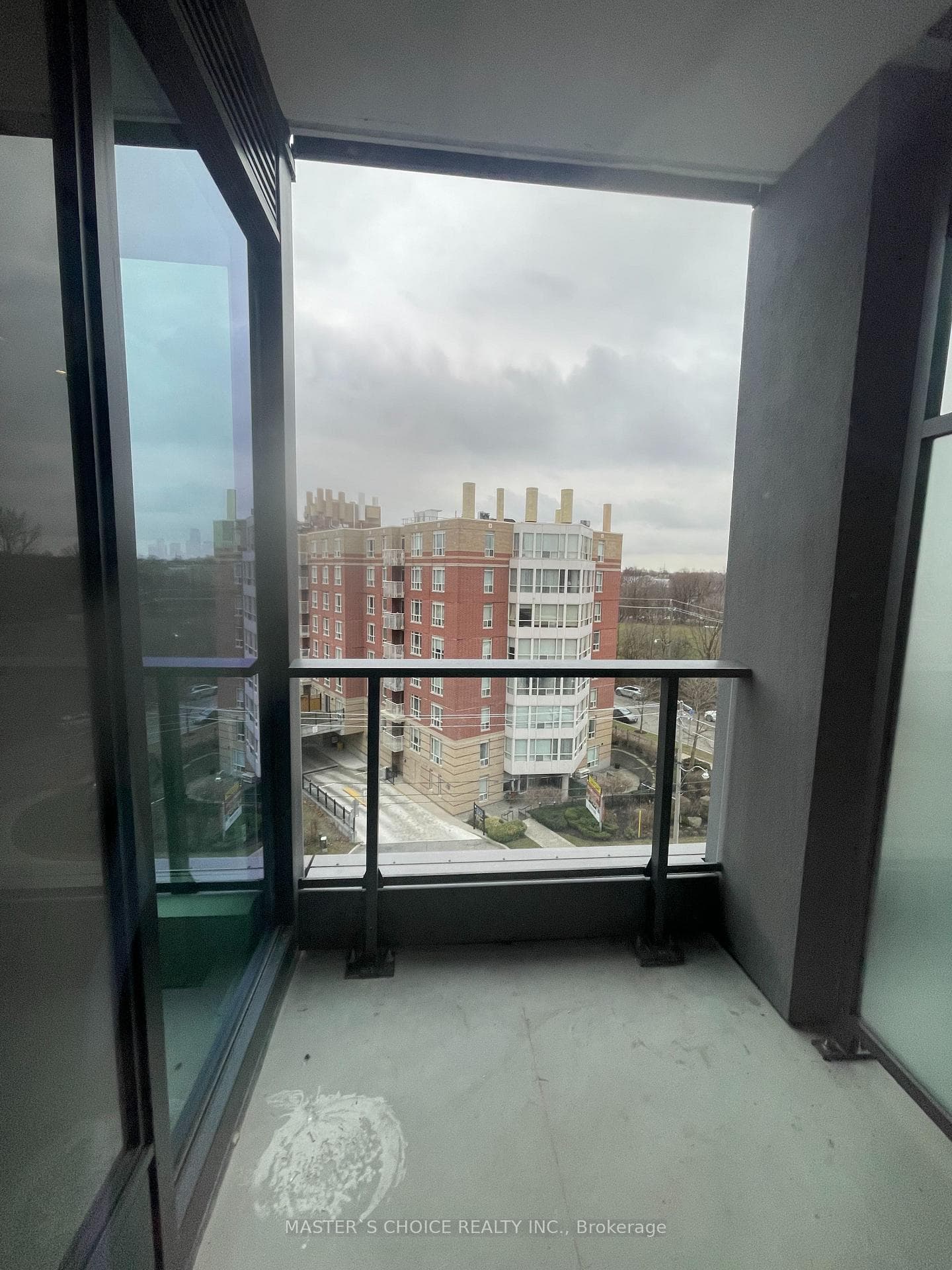 250 Lawrence Avenue Unit 617 photo 1