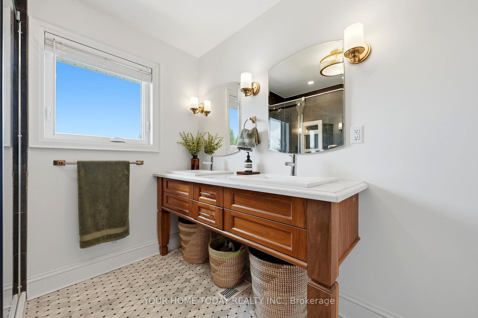 4925 Trafalgar Road photo 28
