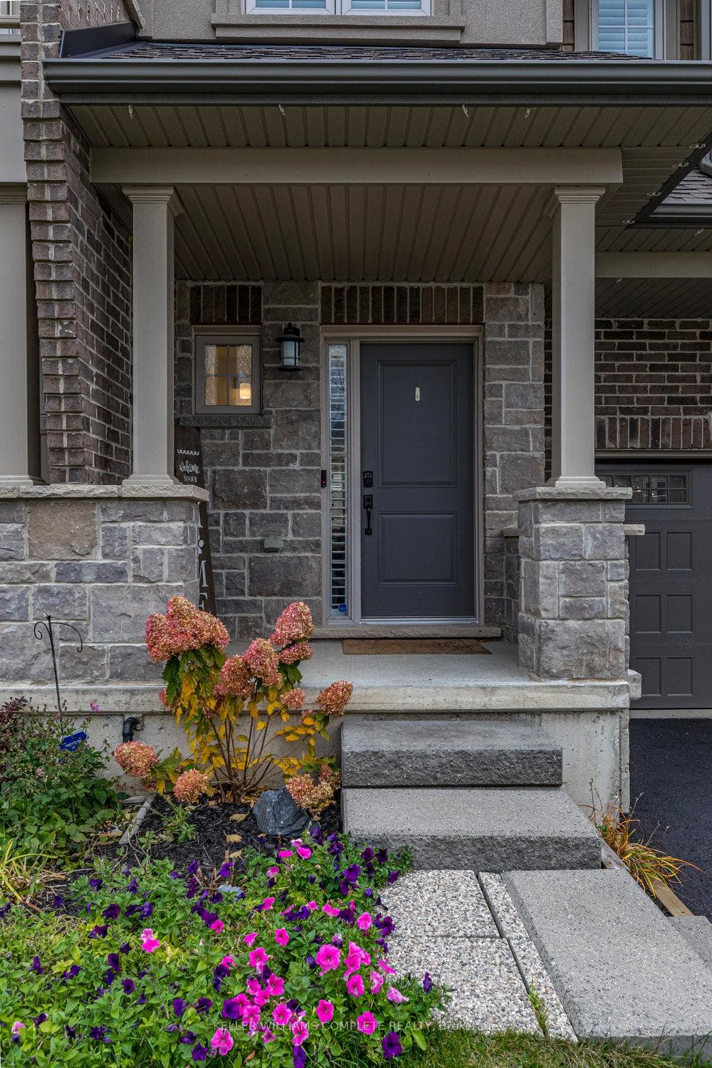 70 Dennis Drive photo 2