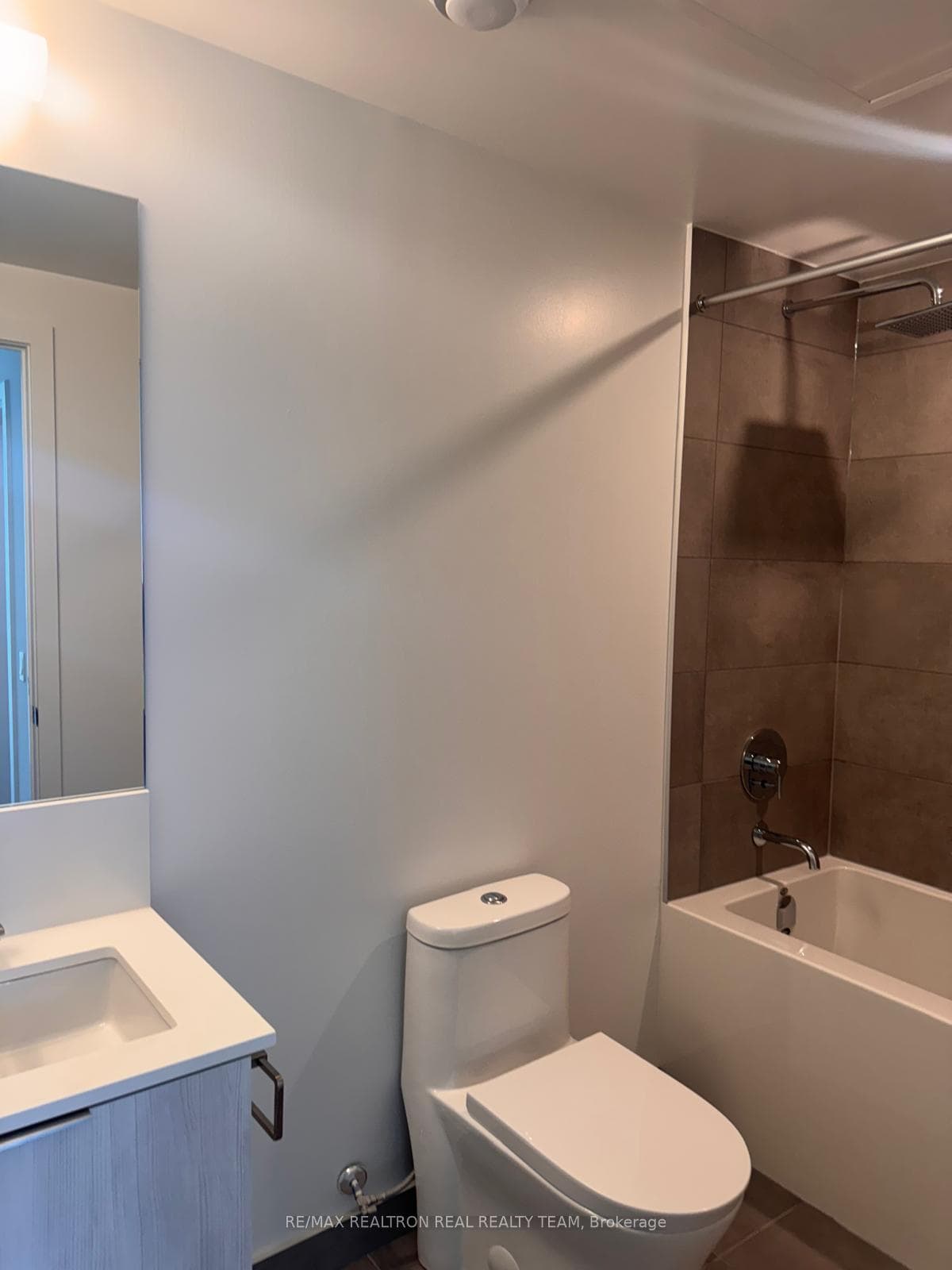 8 Wellesley Street Unit 607 photo 17