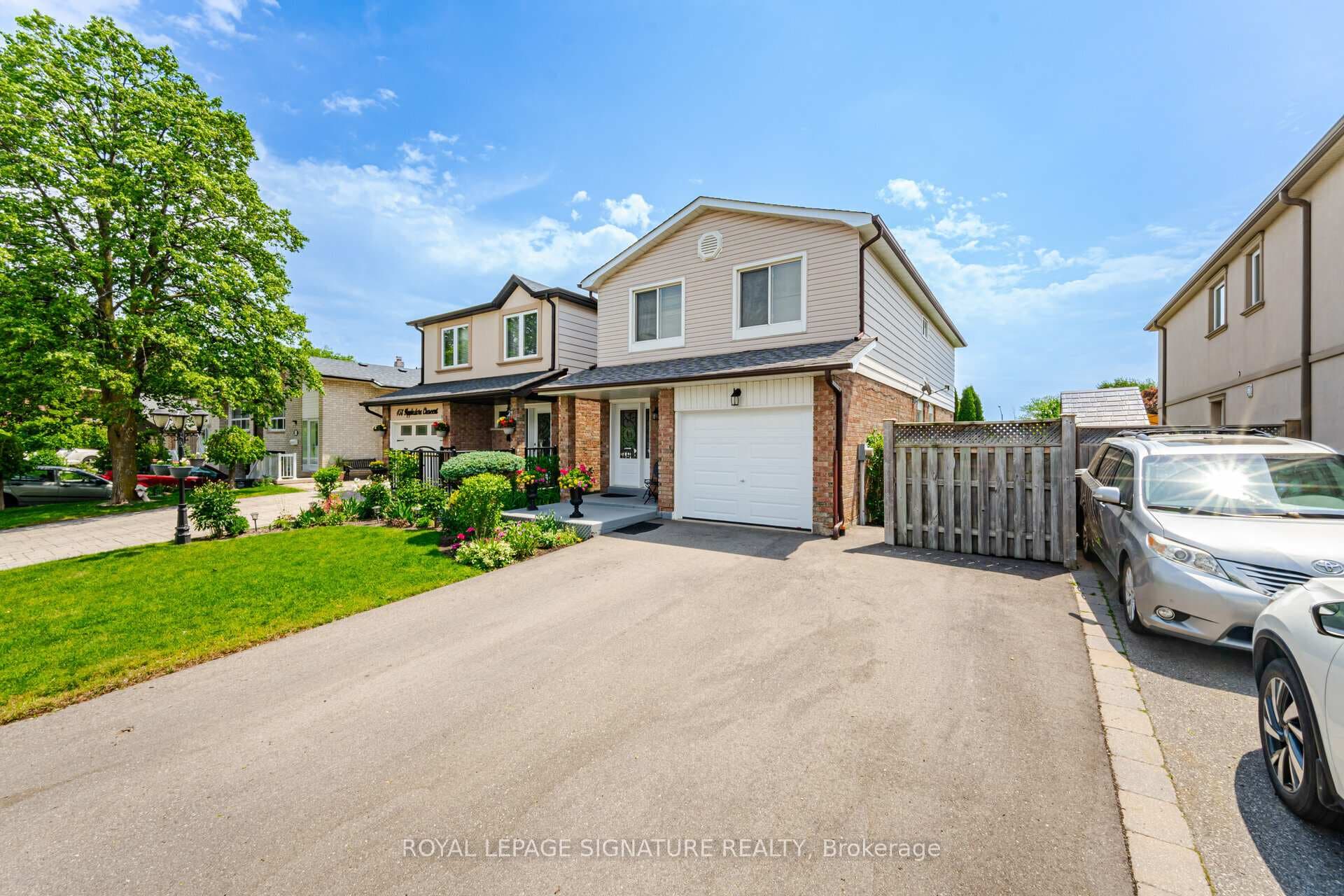 458 Appledore Crescent photo 2