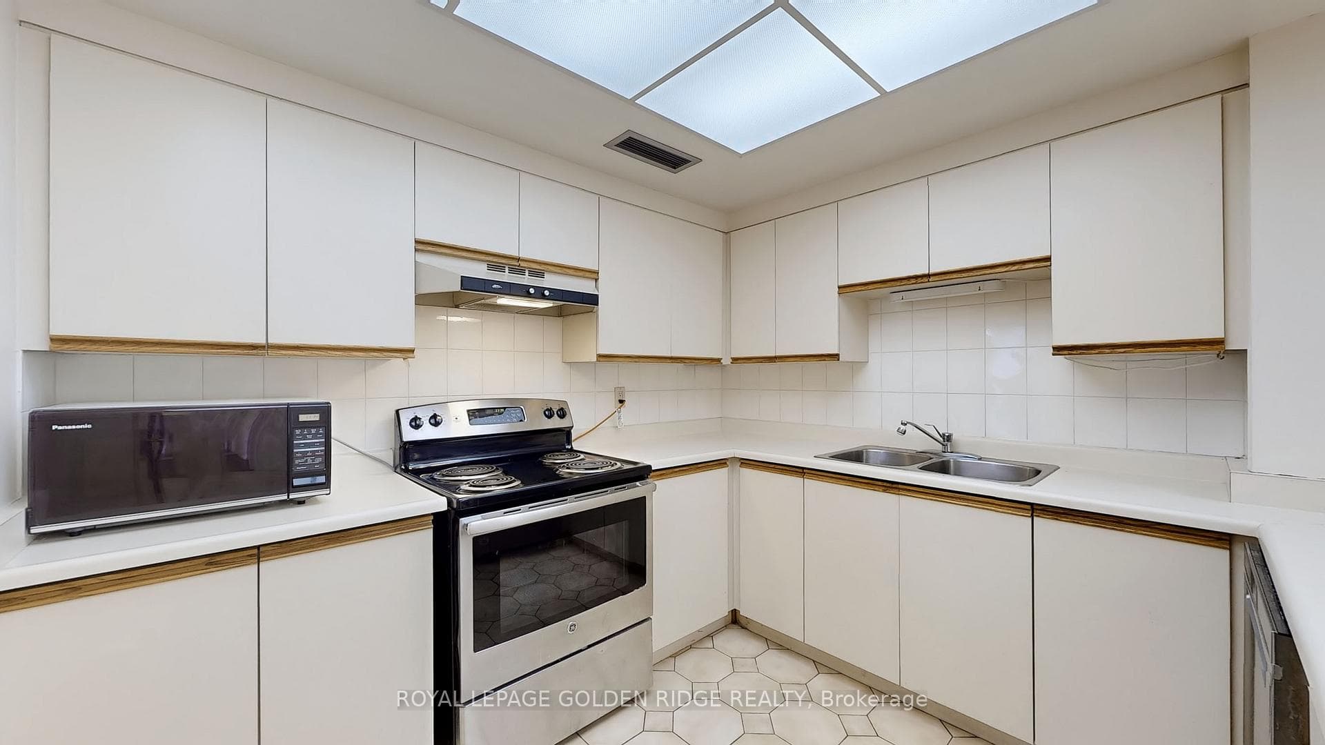 65 Spring Garden Avenue Unit 1504 photo 13
