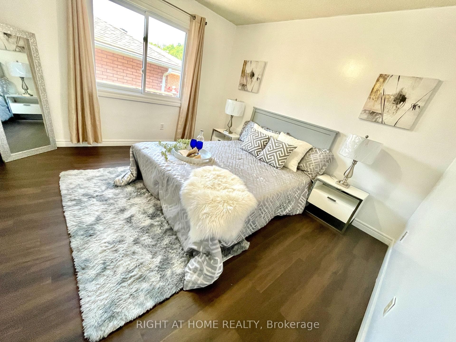 941 Victoria Street photo 21