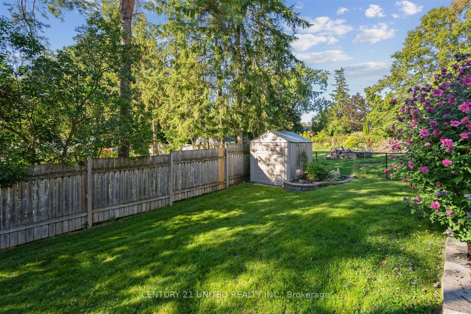 803 Crowley Crescent photo 40