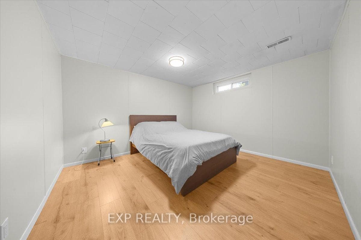 2697 Ulster Crescent photo 31