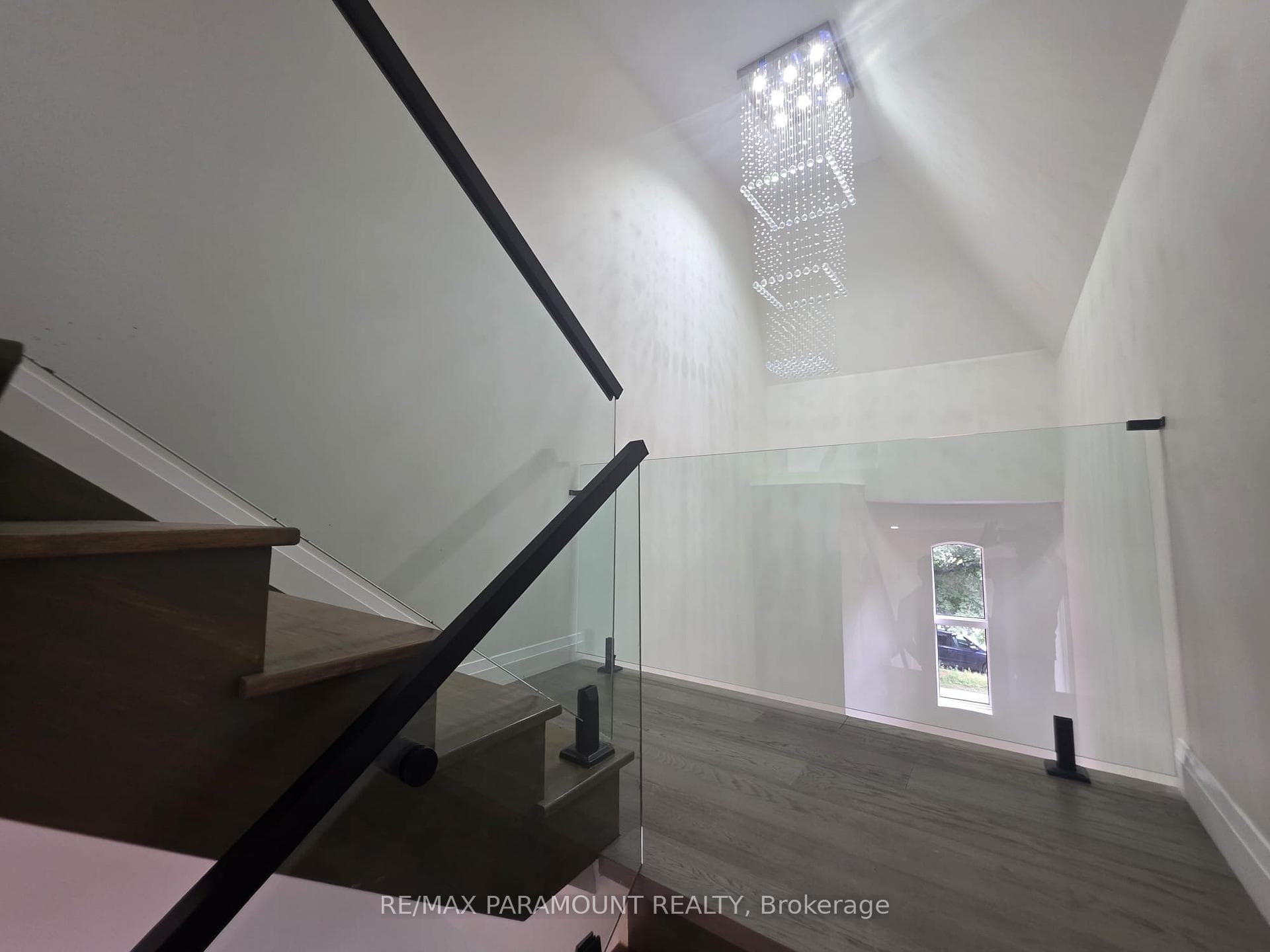 136 High Park Avenue Unit 2 photo 7