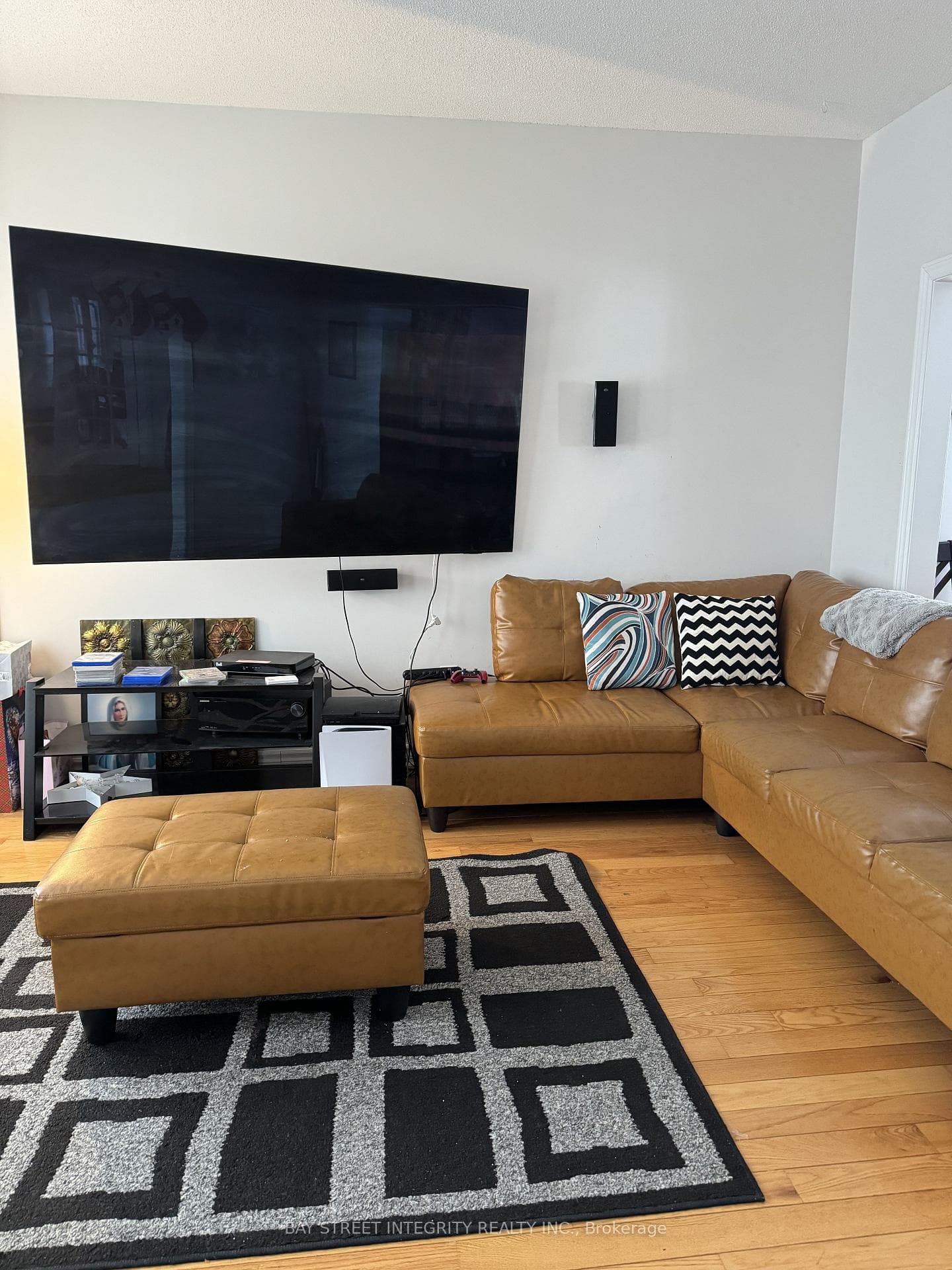 89 Jessica Drive photo 9