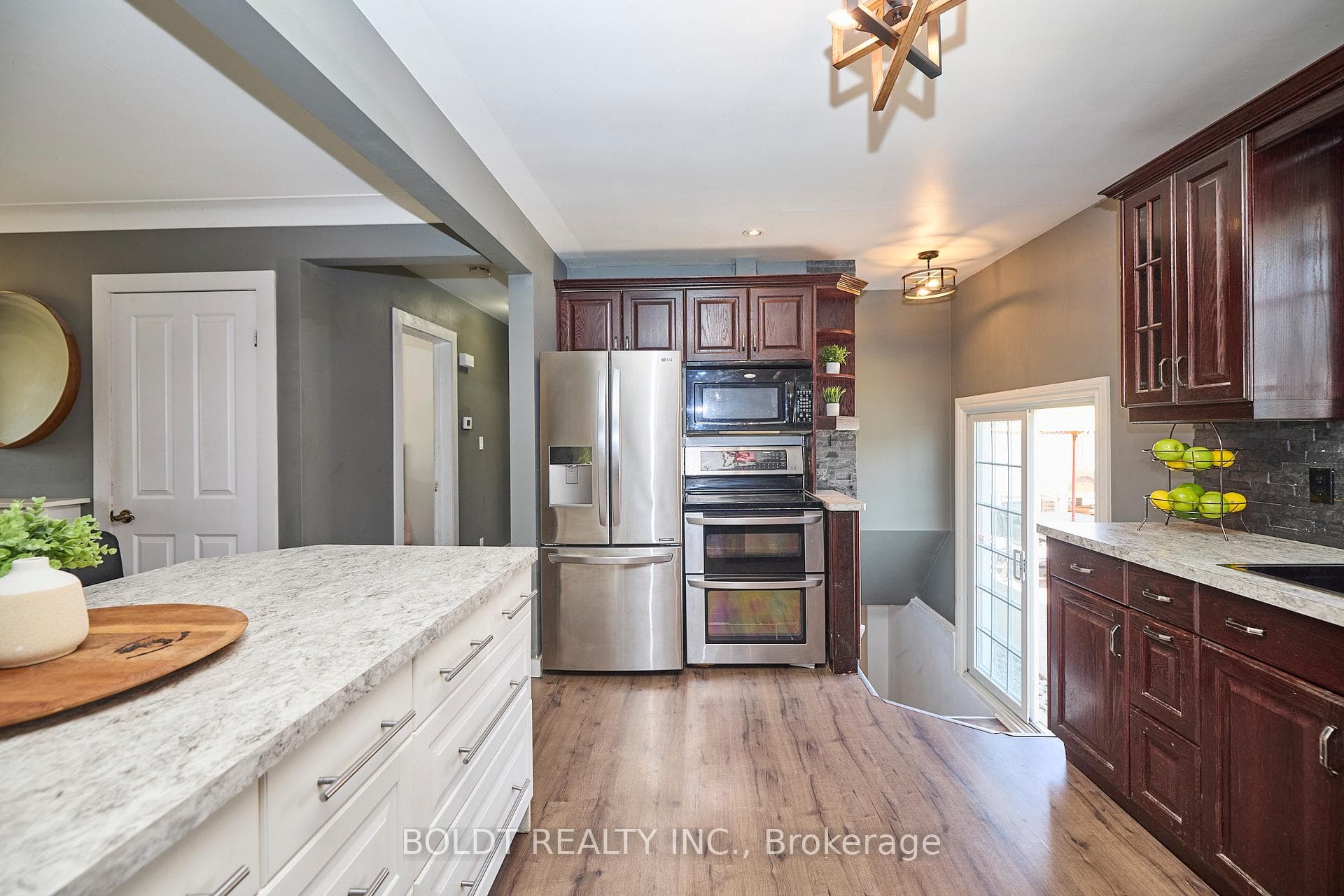 552 Lake Street photo 11