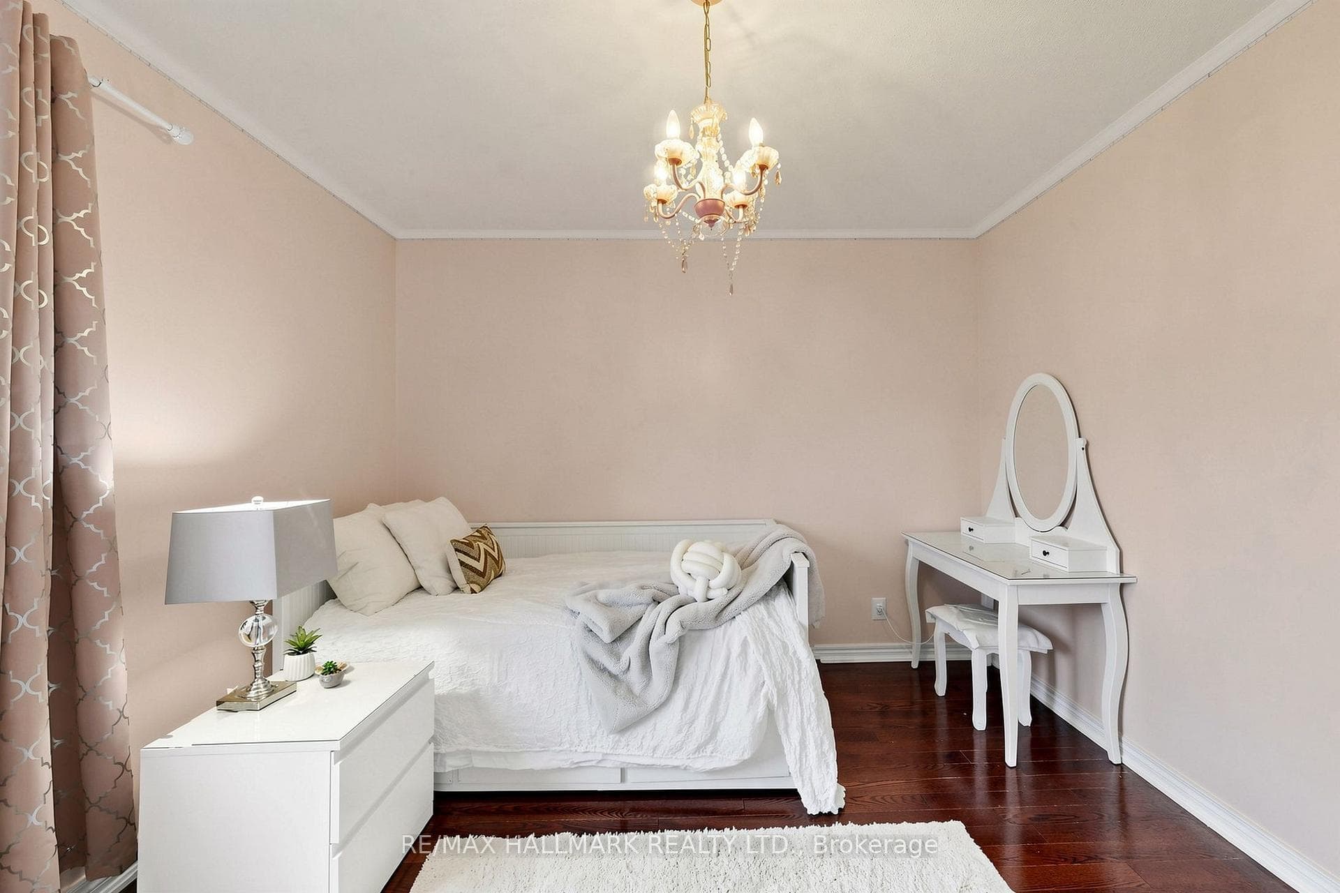 14 Kerr Lane photo 27
