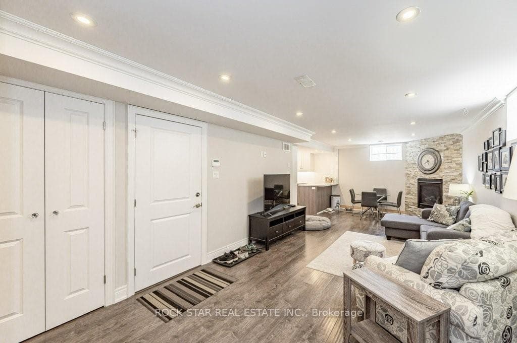 11 Aterno Drive photo 4