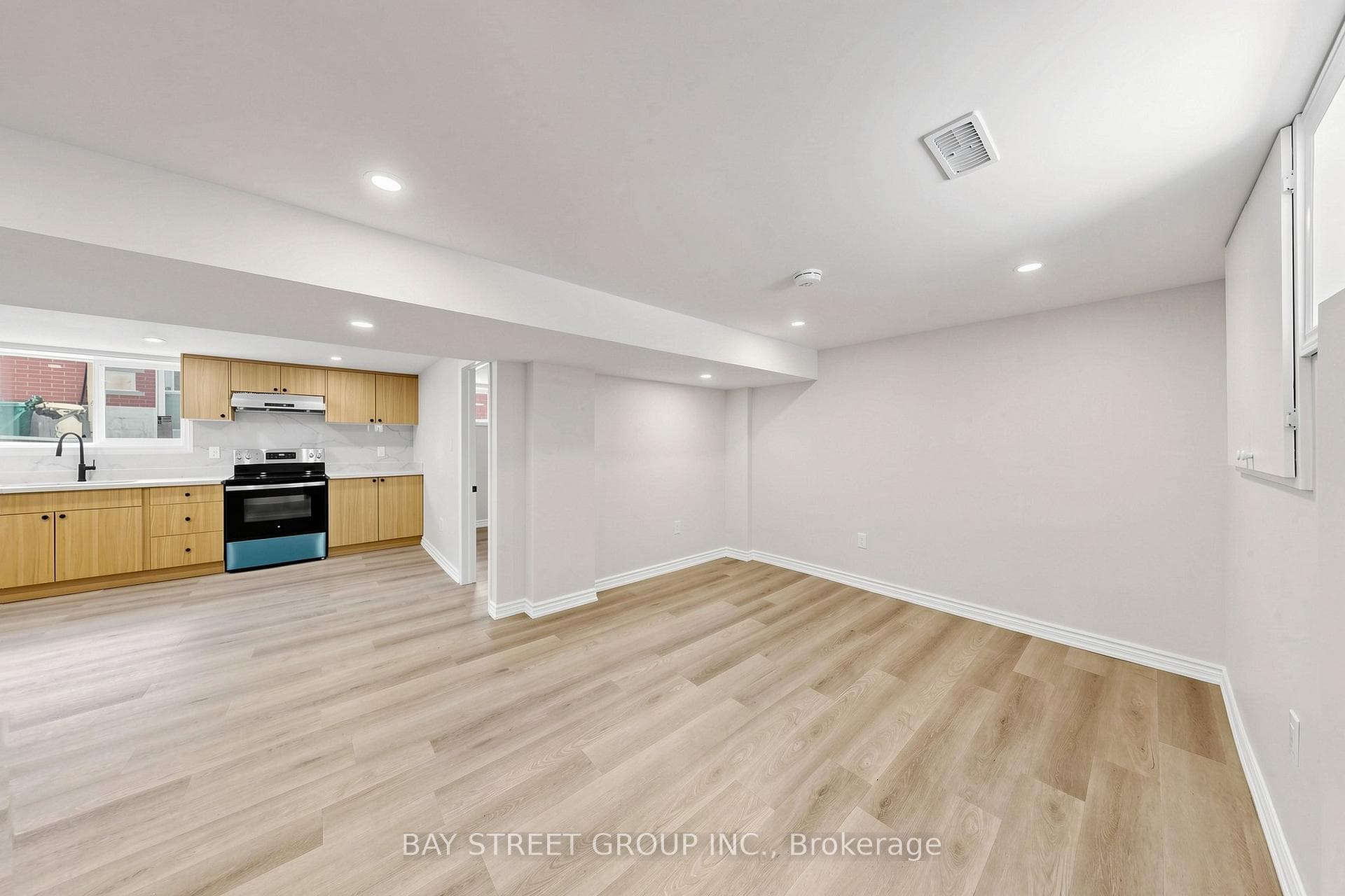 28 Warren Avenue photo 21