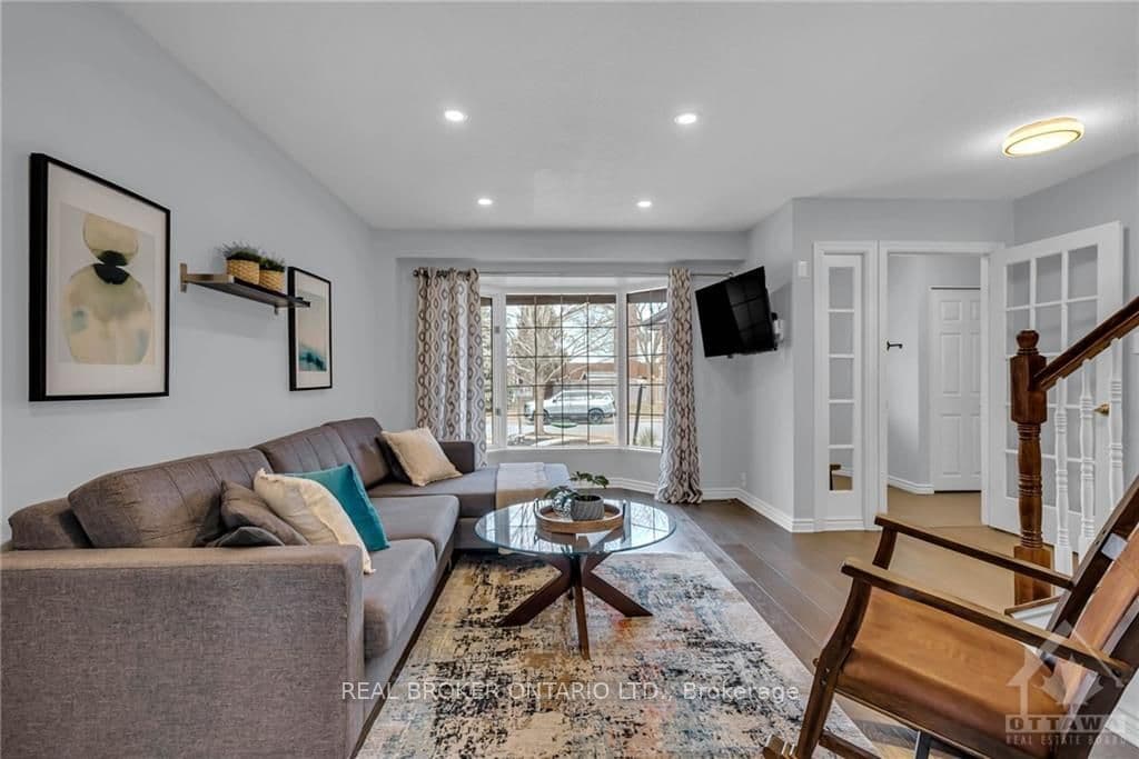 26 ELLISSON Way photo 4