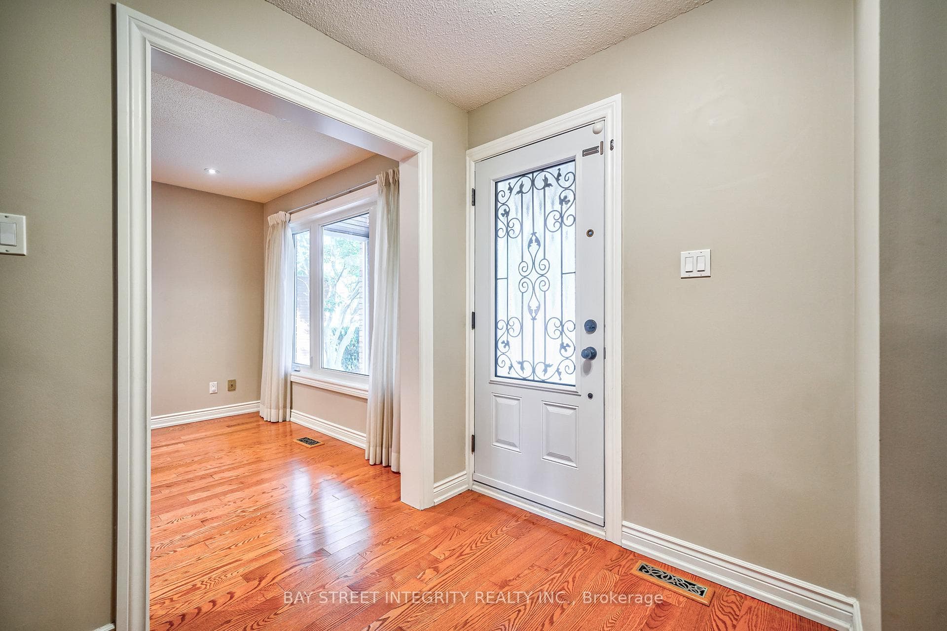 2626 Innisfil Road photo 3