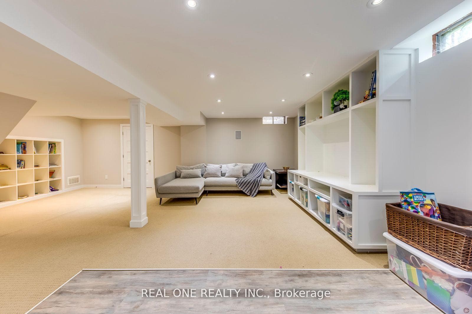 1054 Montrose Abbey Drive photo 28