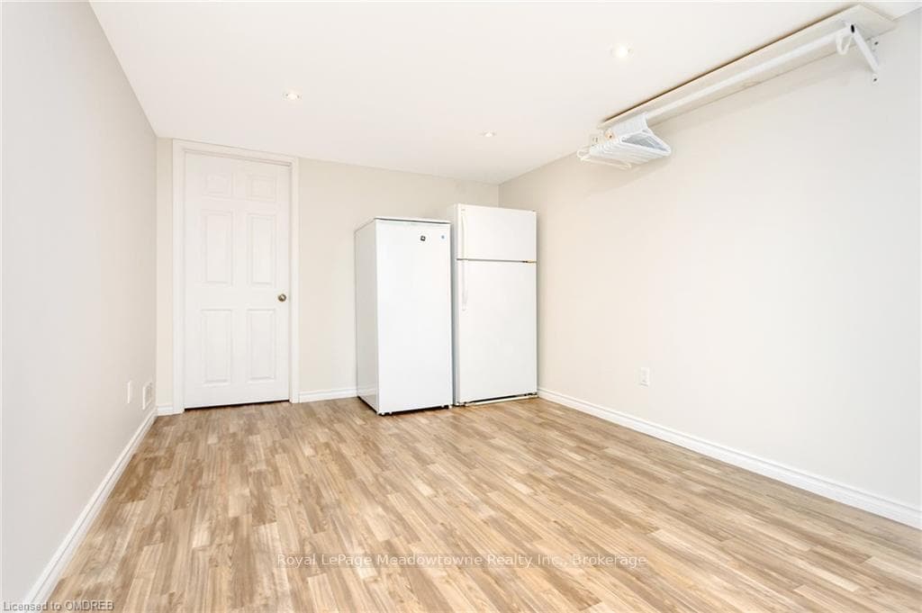 131 BELL Street photo 33