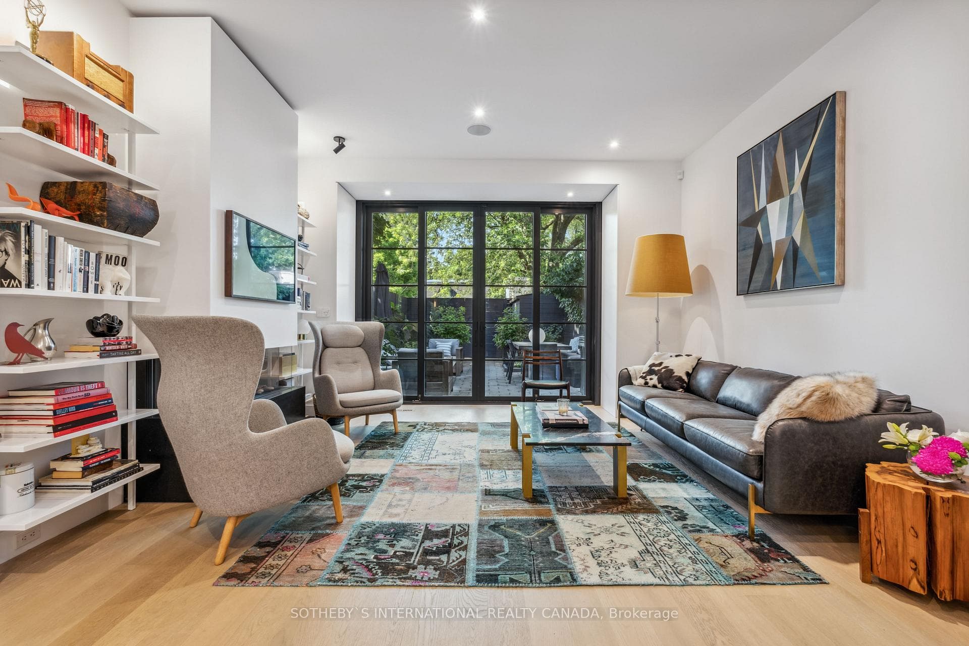 352 Wellesley Street photo 10