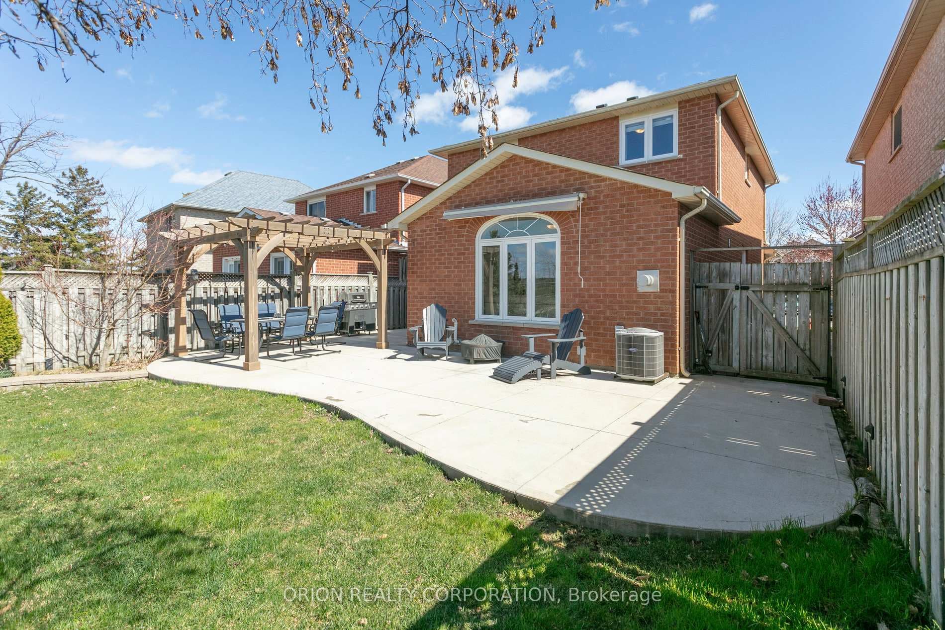 7358 Sandhurst Drive photo 33