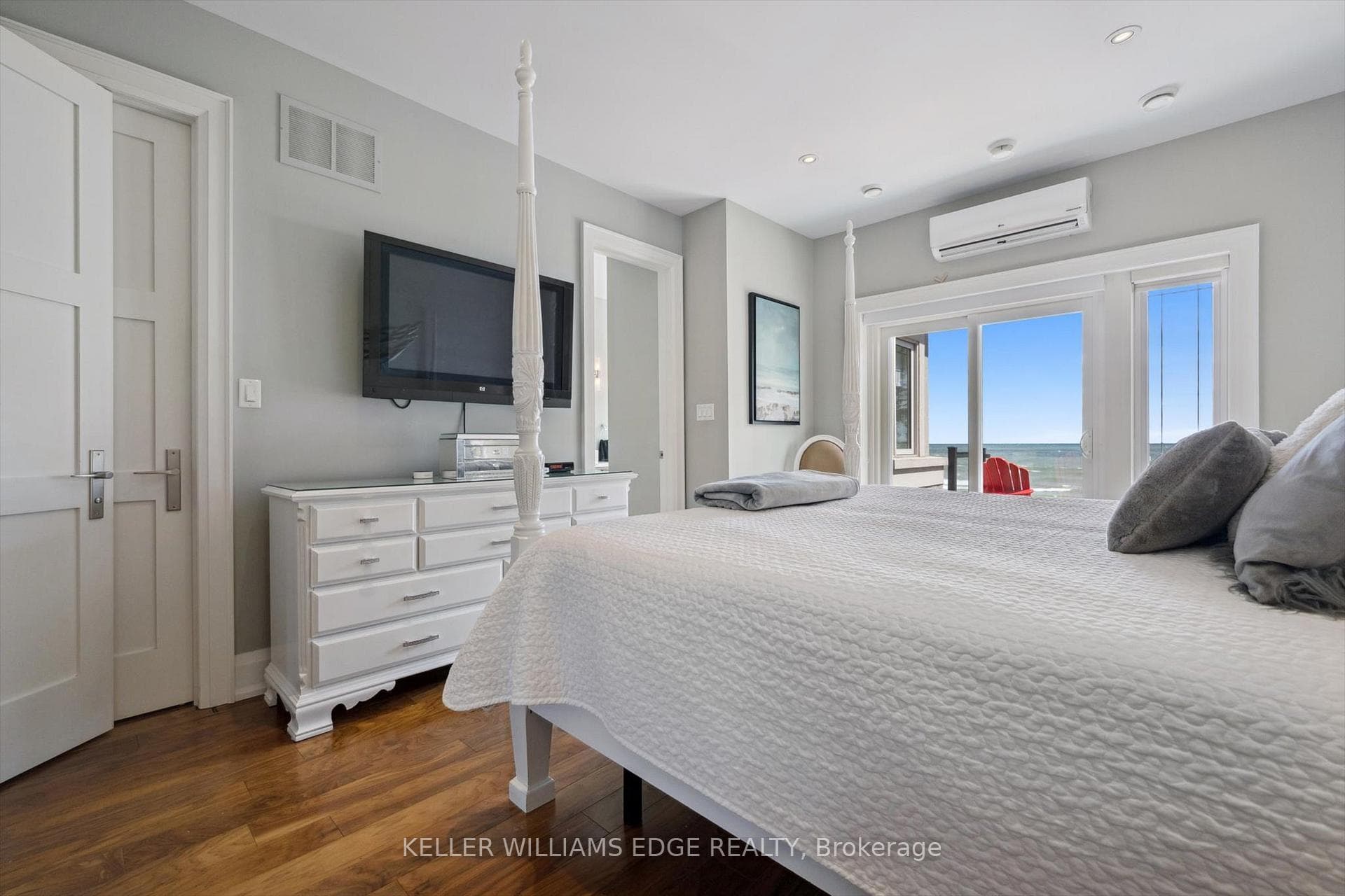 1081 Beach Boulevard photo 28