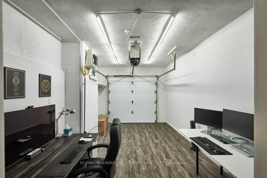11 Jane Avenue photo 29