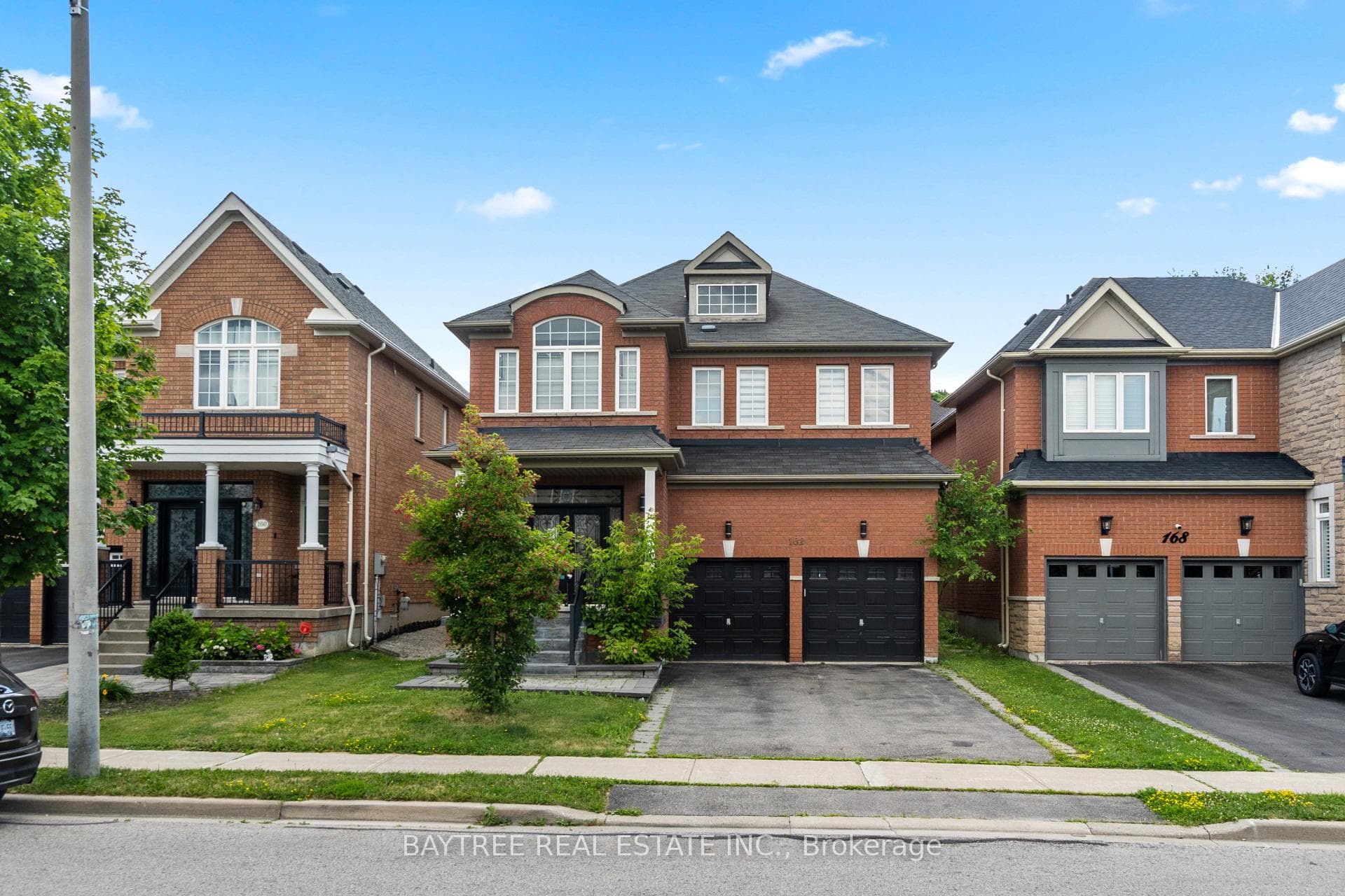 162 Bathurst Glen Drive photo 1