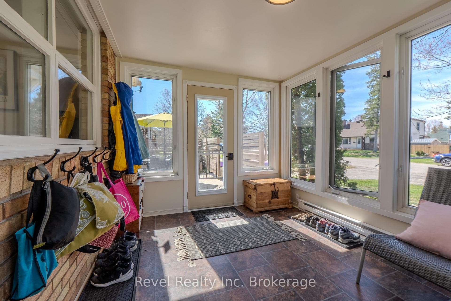 905 Pinewood Road photo 8