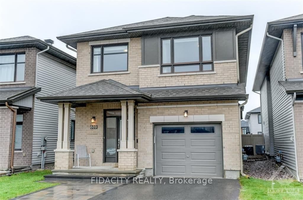 889 RALPH HENNESSY Avenue photo 1