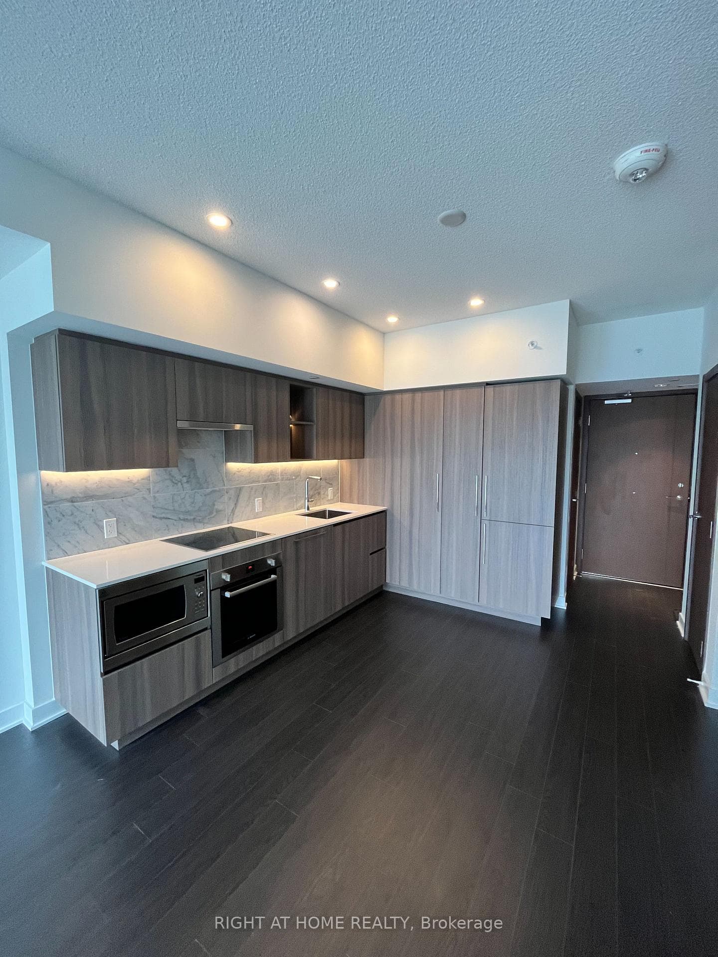 19 Bathurst Street Unit 2107 photo 1