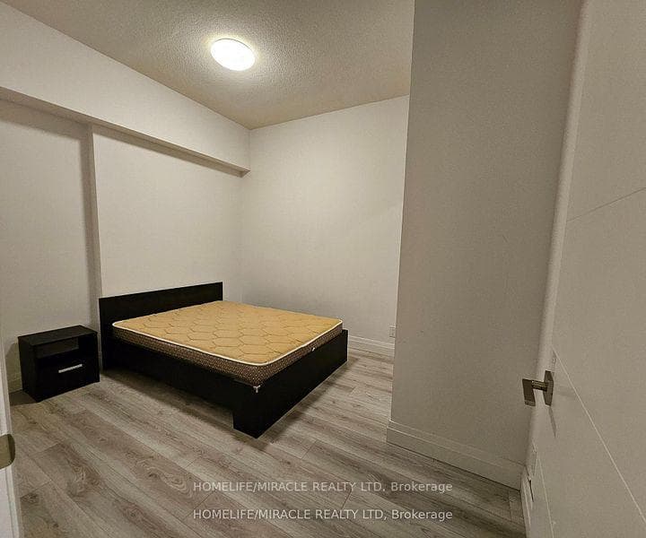 652 Princess Street Unit 420 photo 22