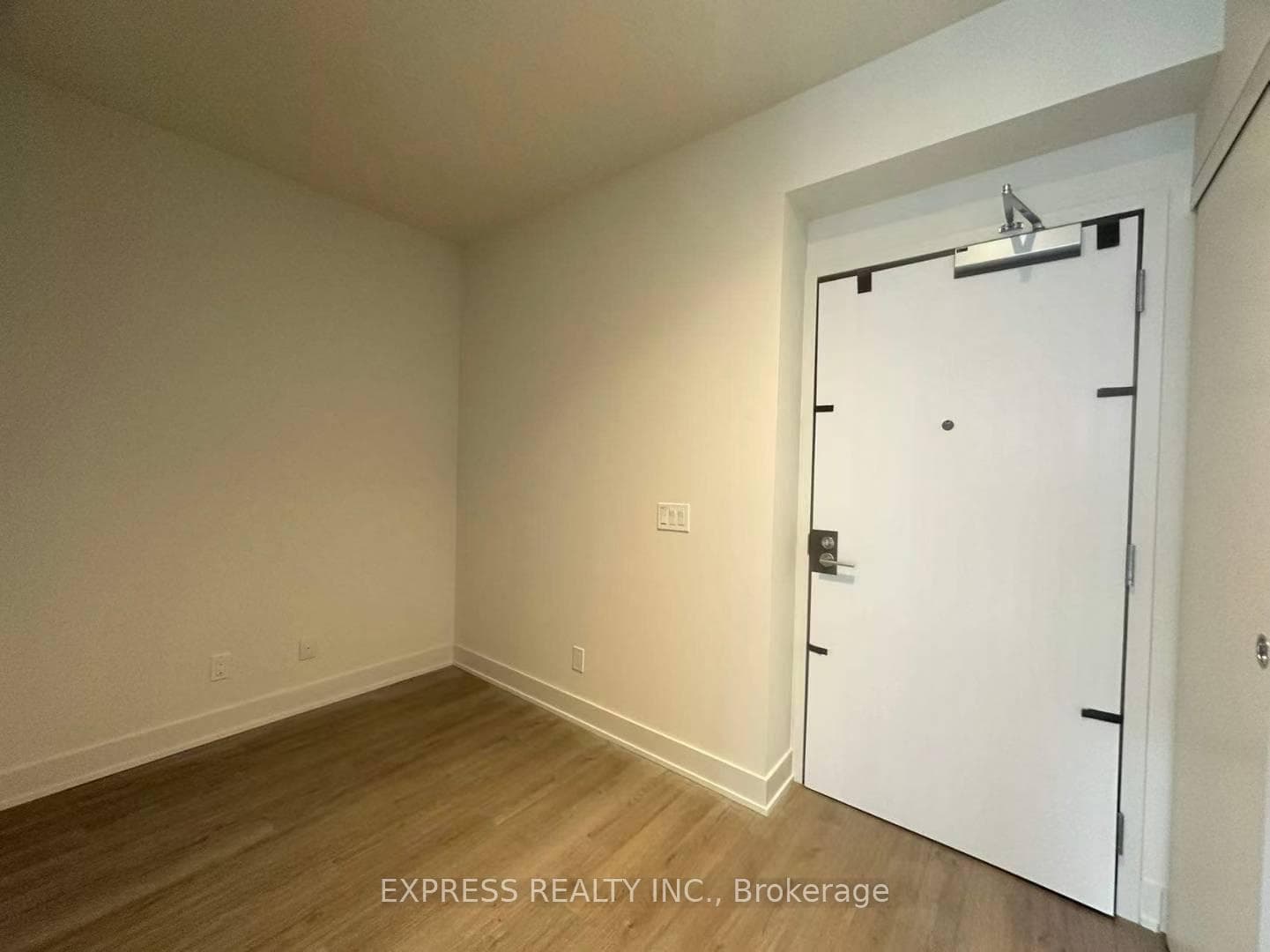 8 Cumberland Street Unit 4305 photo 3