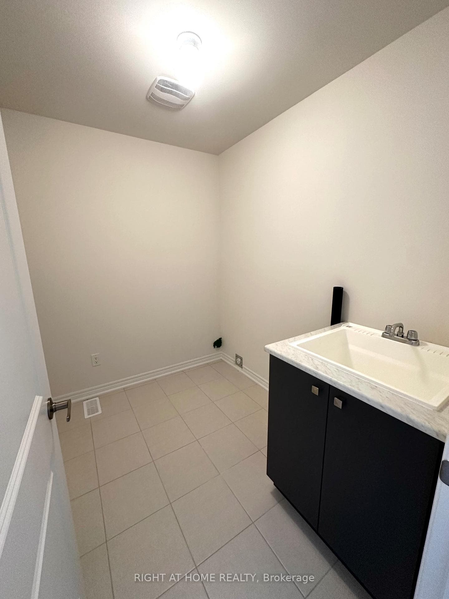1370 DAVIS LOOP Circle photo 17